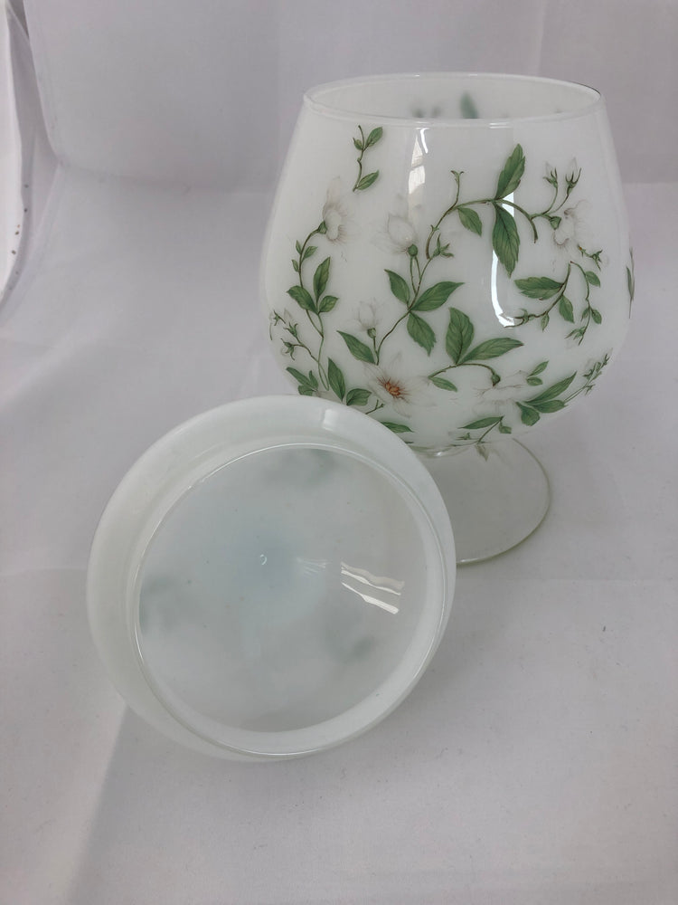 
                  
                    Vintage White Glass Candy Dish with Lid & (20110)
                  
                