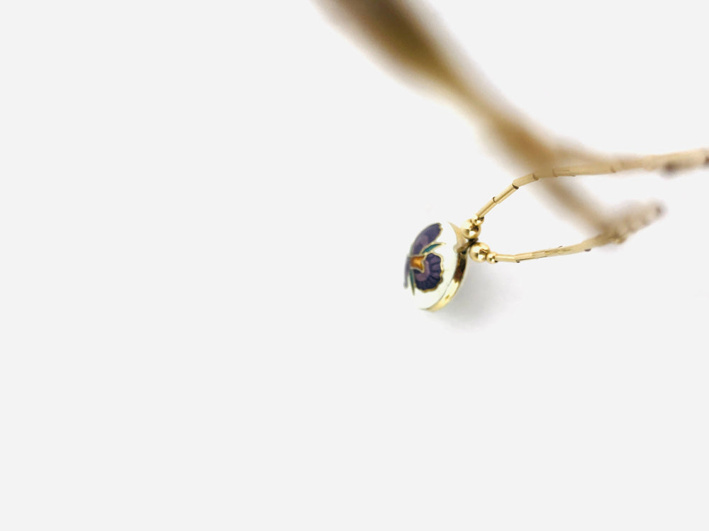 
                  
                    Rolled Gold Tube Necklace with Pendent (21598)
                  
                