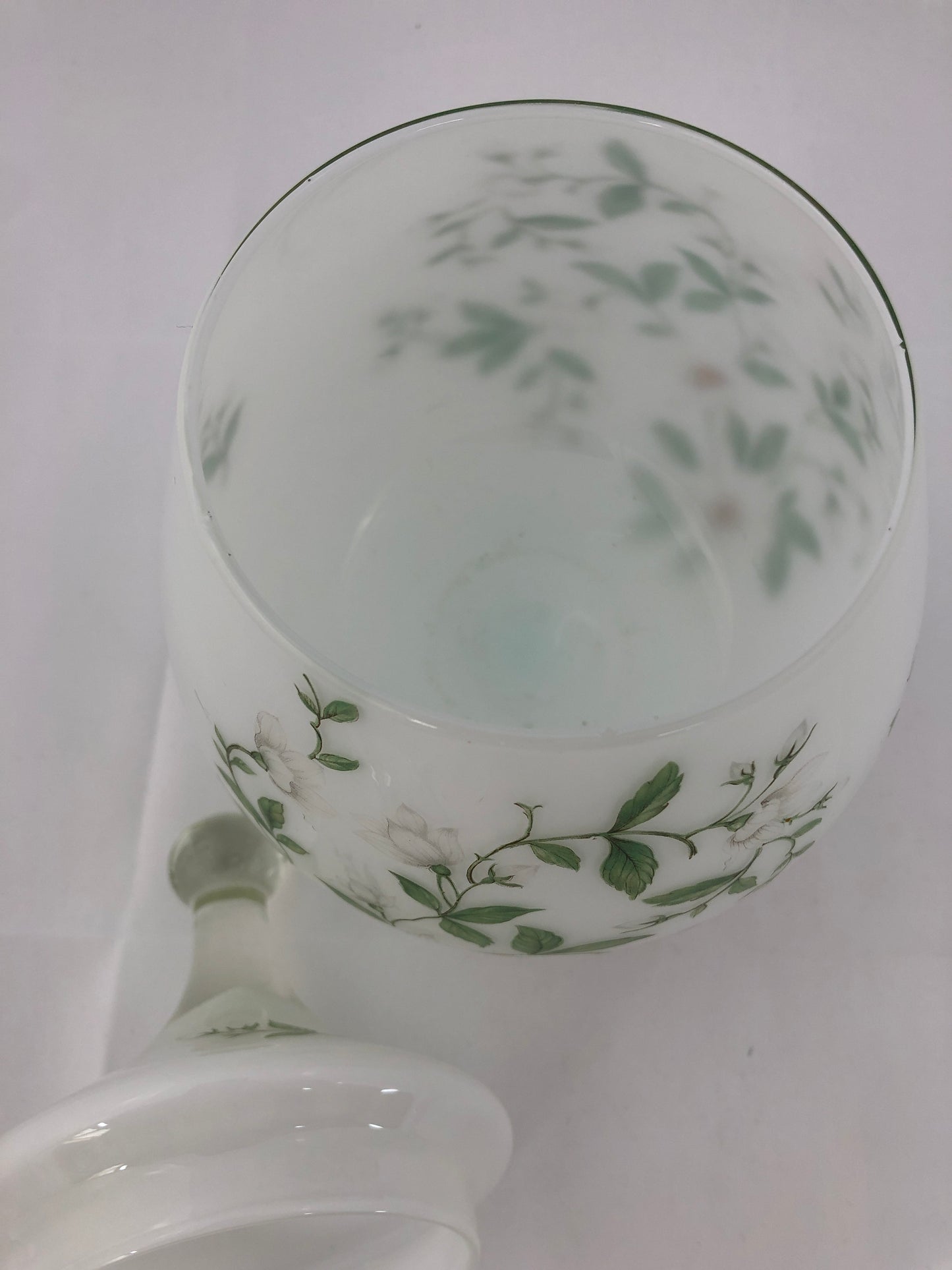 
                  
                    Vintage White Glass Candy Dish with Lid & (20110)
                  
                