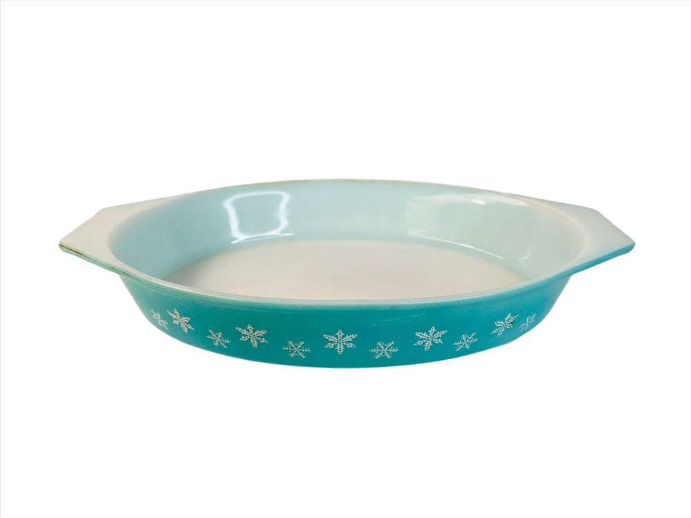 Vintage Pyrex Casserole Dish - Snowflake (18134)