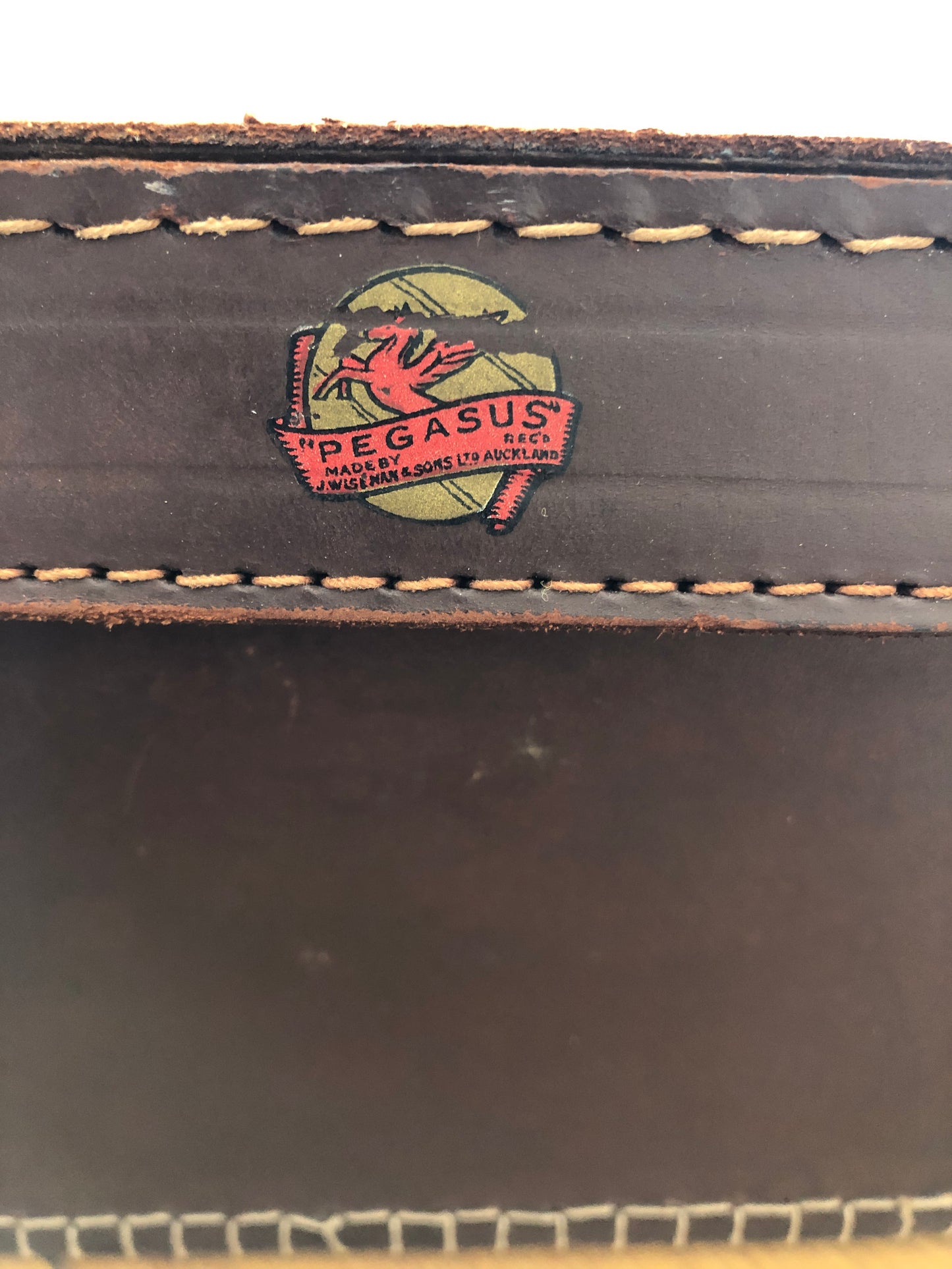 
                  
                    Vintage Pegasus - Hard shell Suitcase - NZ  (20408)
                  
                