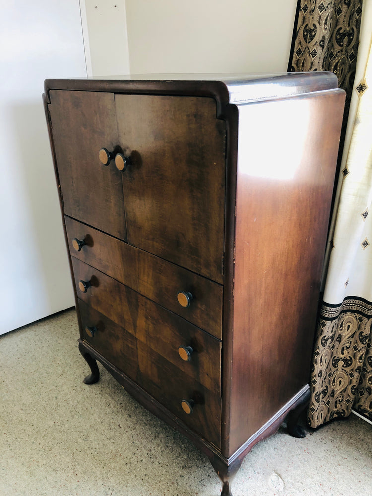 
                  
                    Antique 3 Drawer with Cupboard Unit (16584)
                  
                