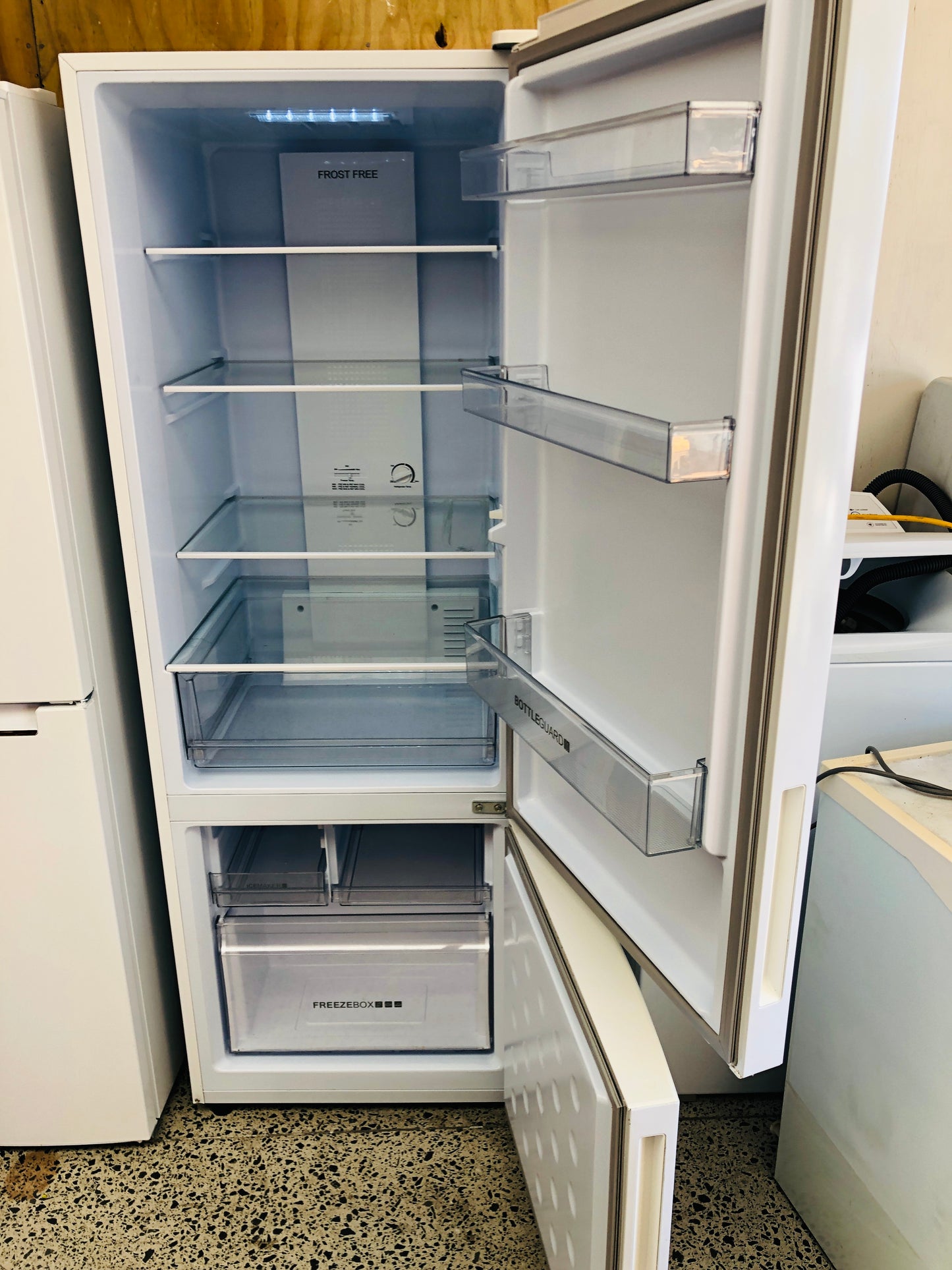 
                  
                    Haier Fridge Freezer Model HRF340BW2 (21507)
                  
                