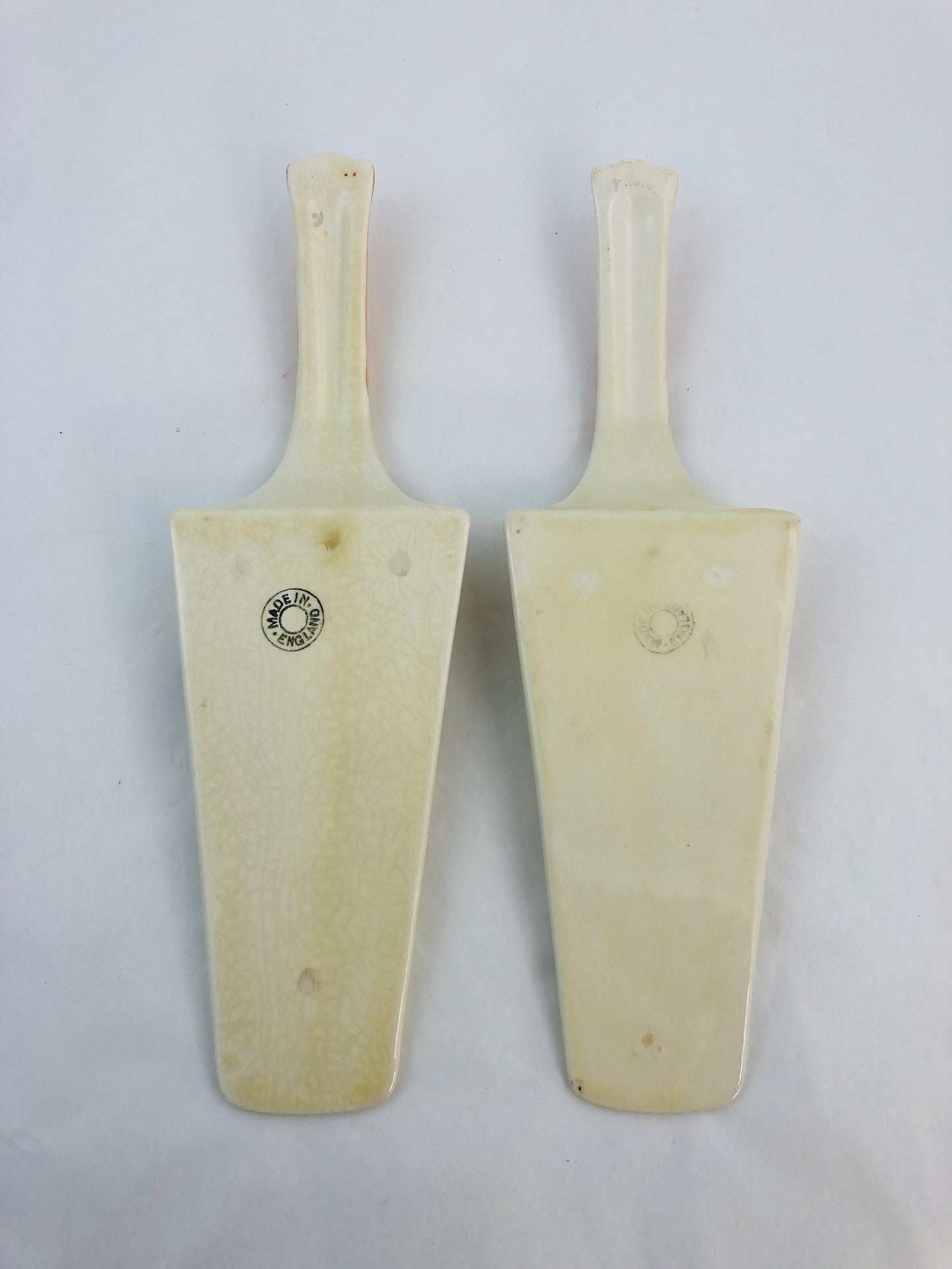 
                  
                    English Porcelain Cake Servers x 2 (21358)
                  
                