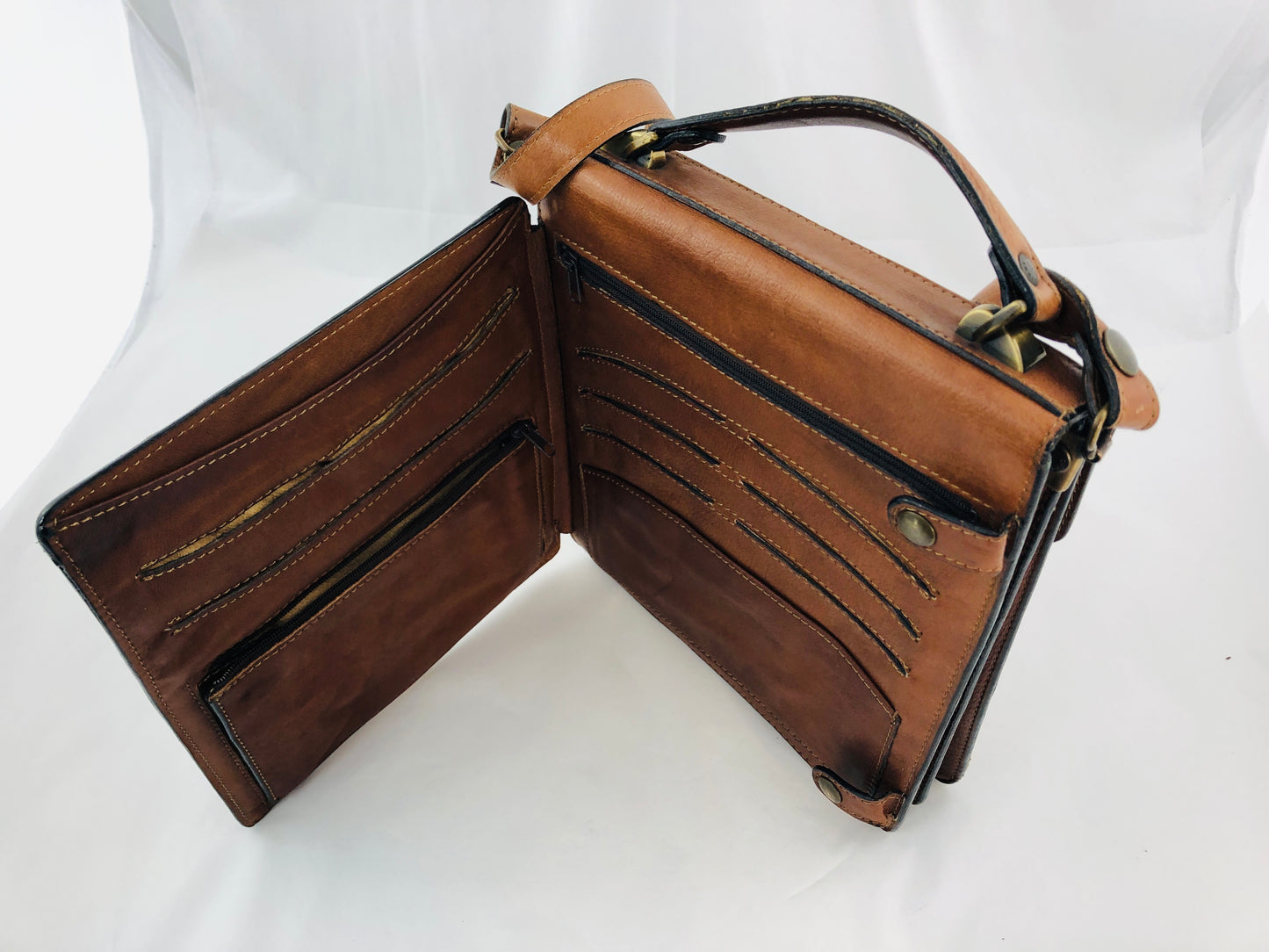 
                  
                    Vintage Giudi Italian Leather Messenger Bag (21657)
                  
                