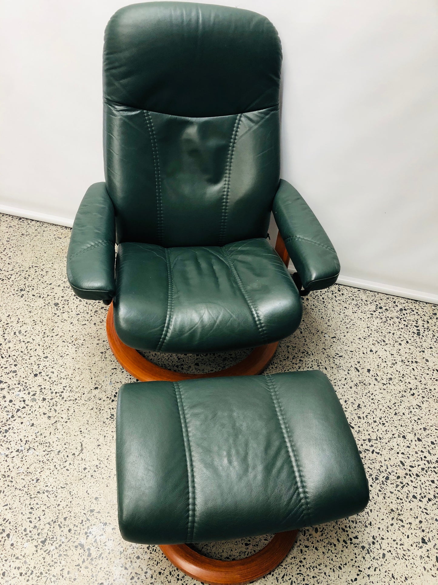 
                  
                    Genuine Stressless Chair and Footstool - Green (21645)
                  
                
