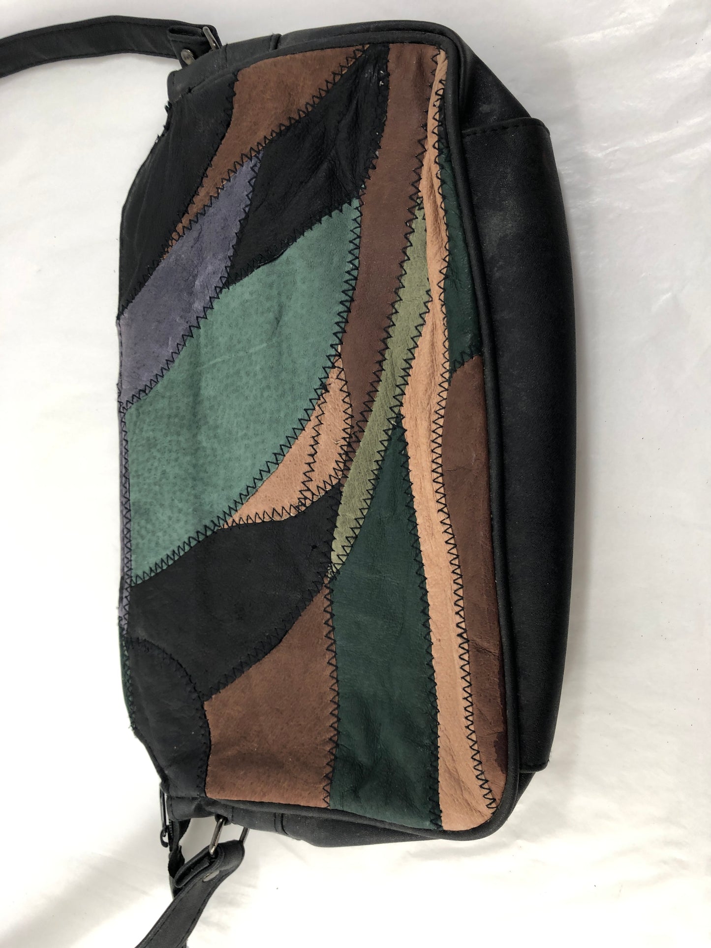 
                  
                    Vintage Leather Patch Bag (21442)
                  
                