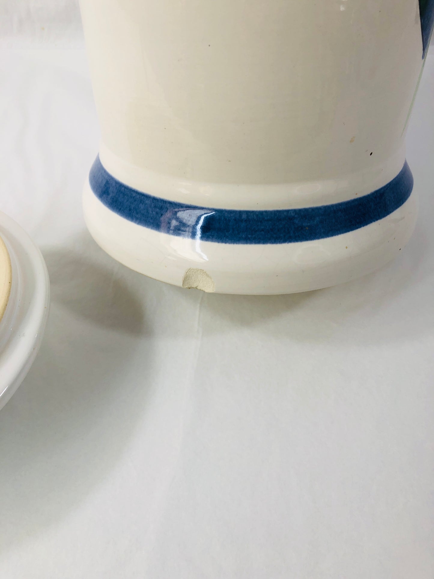 
                  
                    Ceramic Toilet Roll Holder (21813)
                  
                