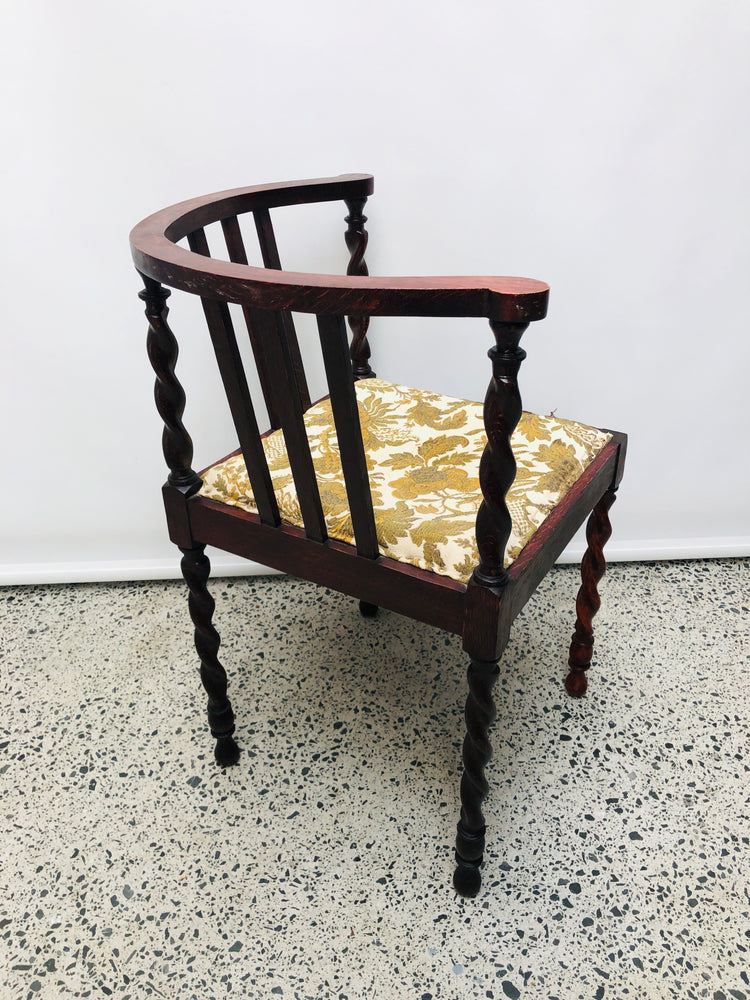 
                  
                    Antique Corner Chair with Bailey Twist Legs (21765)
                  
                