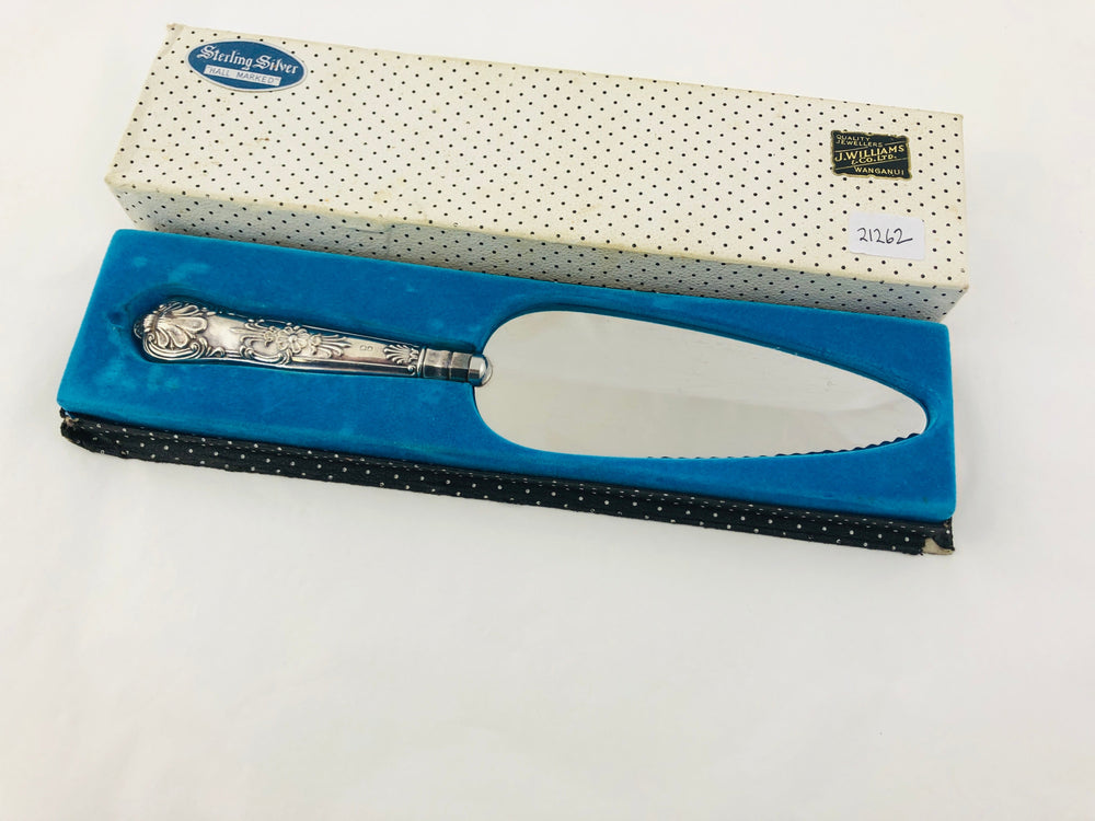 Webber and Hill Sterling Silver Handled Cake Server (21262)