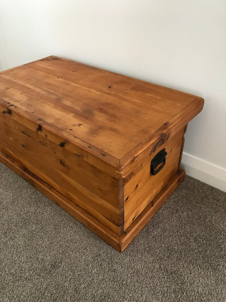 
                  
                    Rimu Glory Box/Table (20192)
                  
                