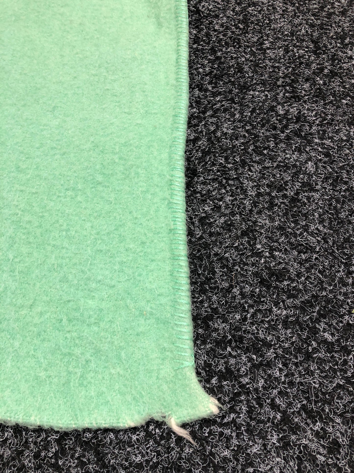 
                  
                    Robinwul 100% Wool Blanket - Single (21406)
                  
                