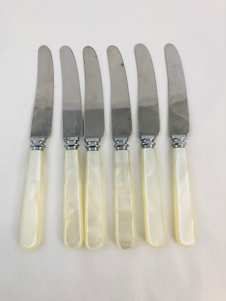 
                  
                    Vintage Faux Mother of Pearl Handle Butter Knives x 6 (21313)
                  
                