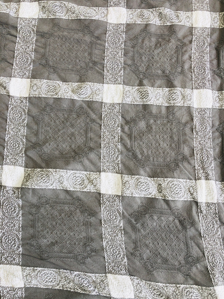 
                  
                    Long Grey Linen Tablecloth with 10 Napkins (21664)
                  
                