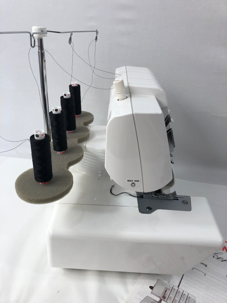 
                  
                    Bernina Overlocker 800DL (19283)
                  
                