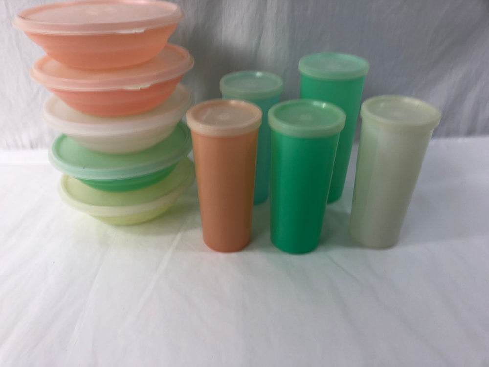 
                  
                    Vintage NZ Made Tupperware Bowls & Cups with Lids (21413)
                  
                