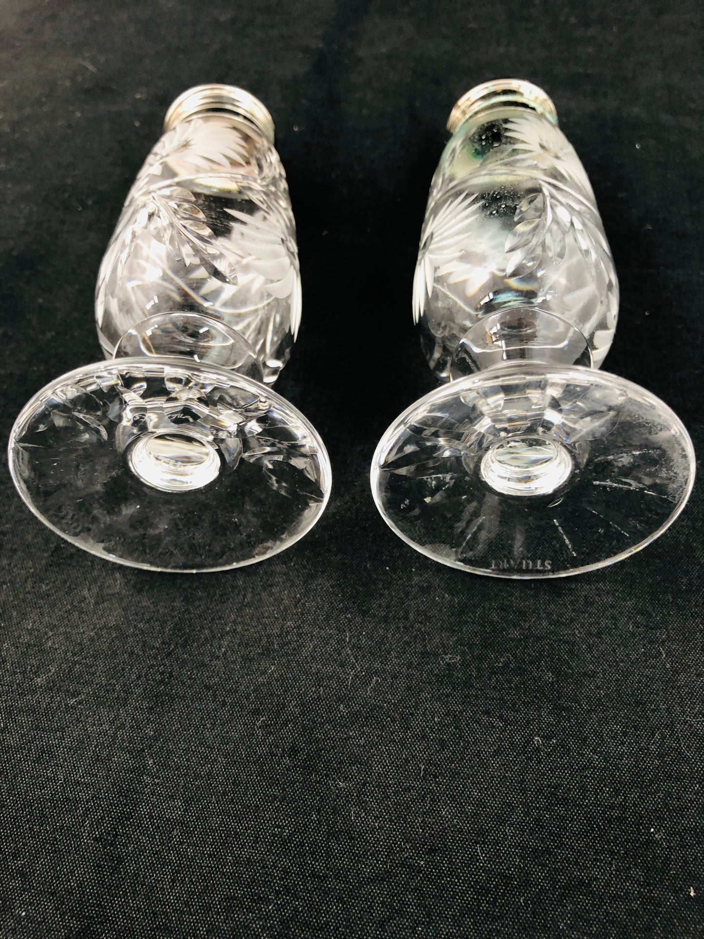 
                  
                    Stuart - Elegant Crystal Cut Salt & Pepper Shakers (21124)
                  
                