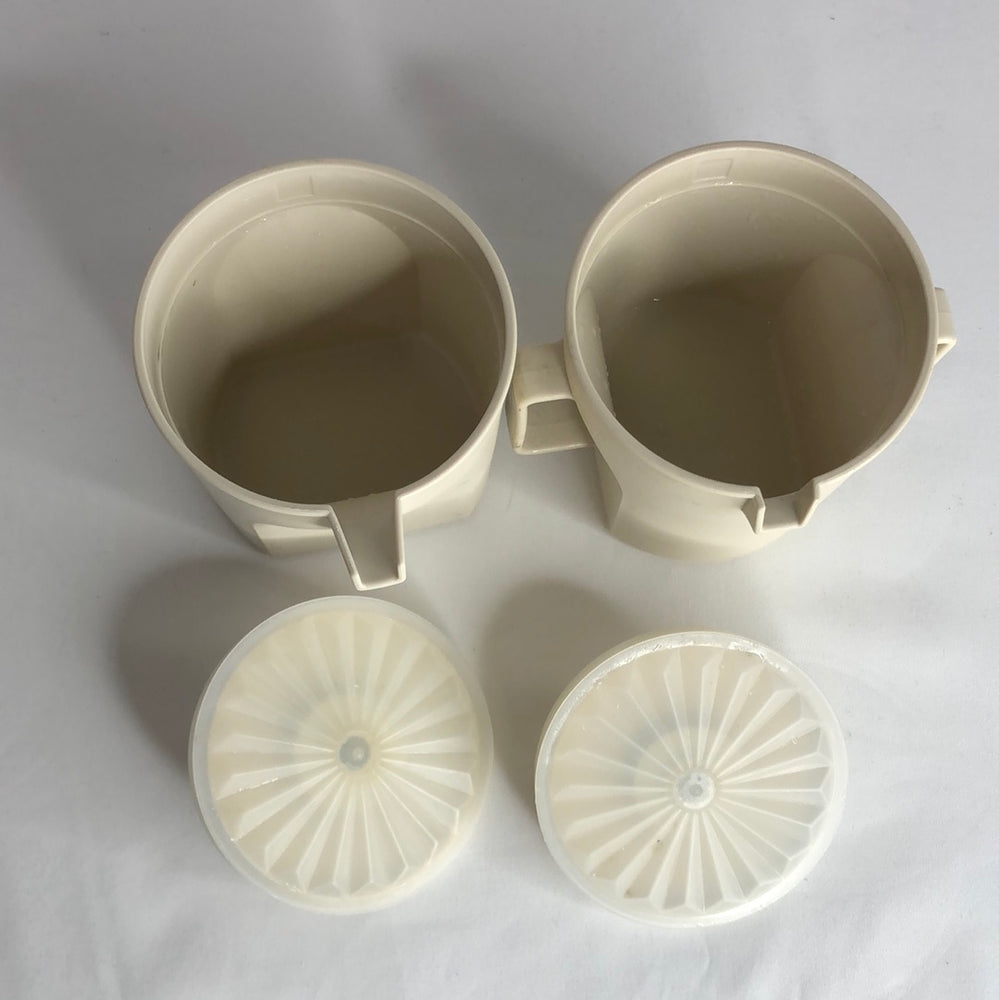 
                  
                    Tupperware Storage/Pouring Cups  (17220)
                  
                