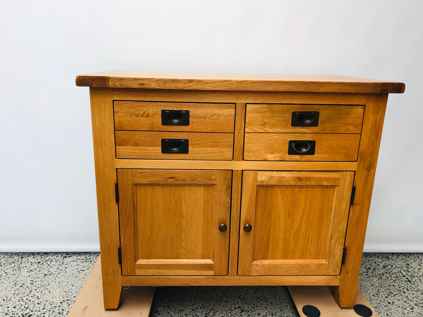 
                  
                    Stunning Besp-Oak Solid Oak 2 Piece Hutch Buffet Unit (21603)
                  
                