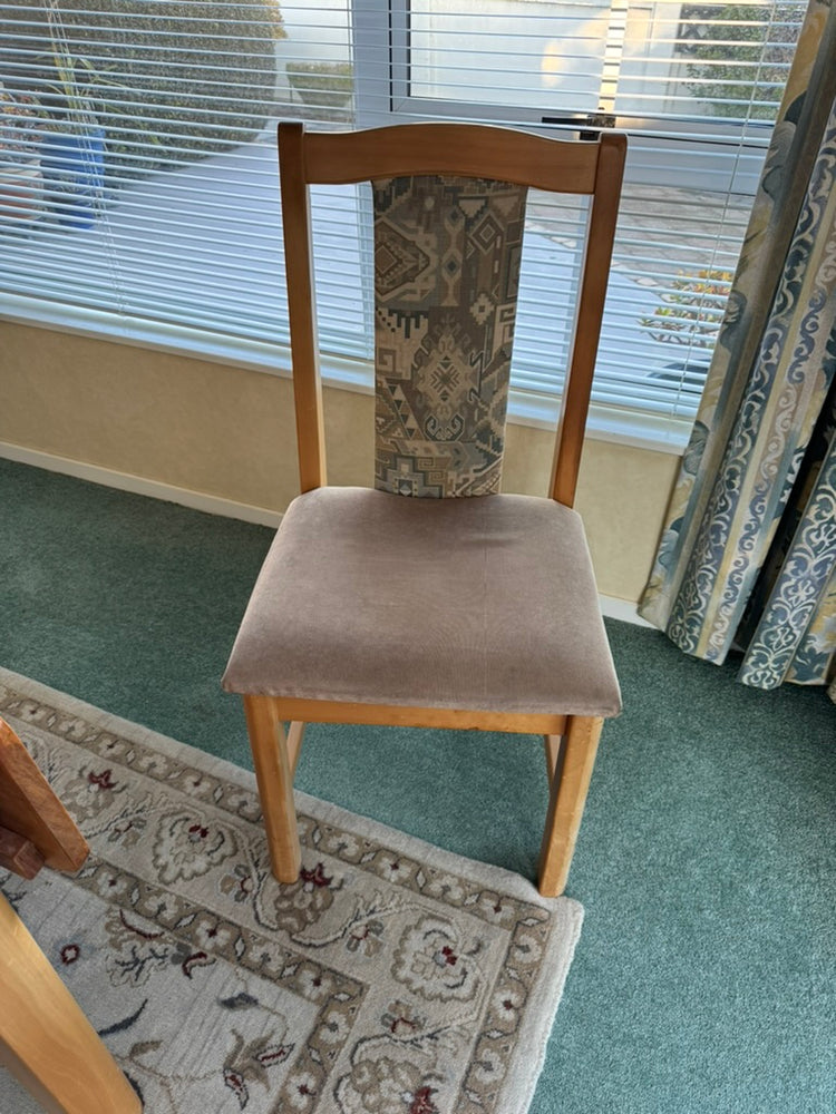 
                  
                    Rimu Oblong Dining Table and 6 Chairs (21509)
                  
                
