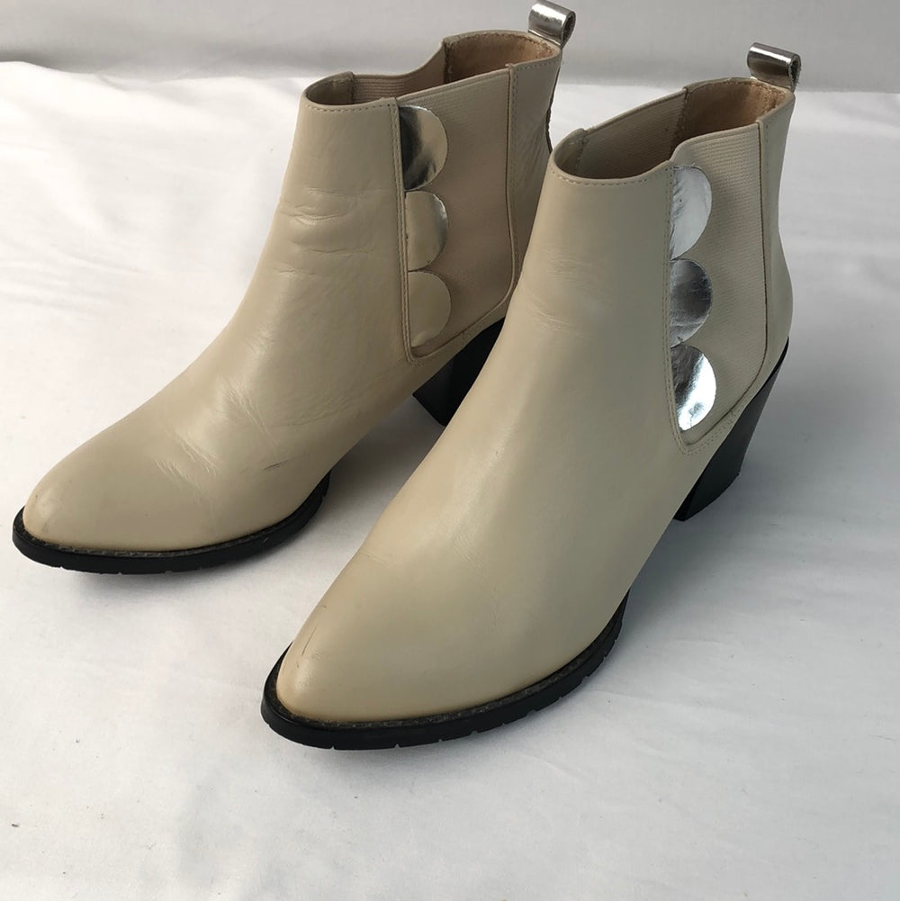 Miss Wilson Cream / Tan Boots -  Size 38 (16747)