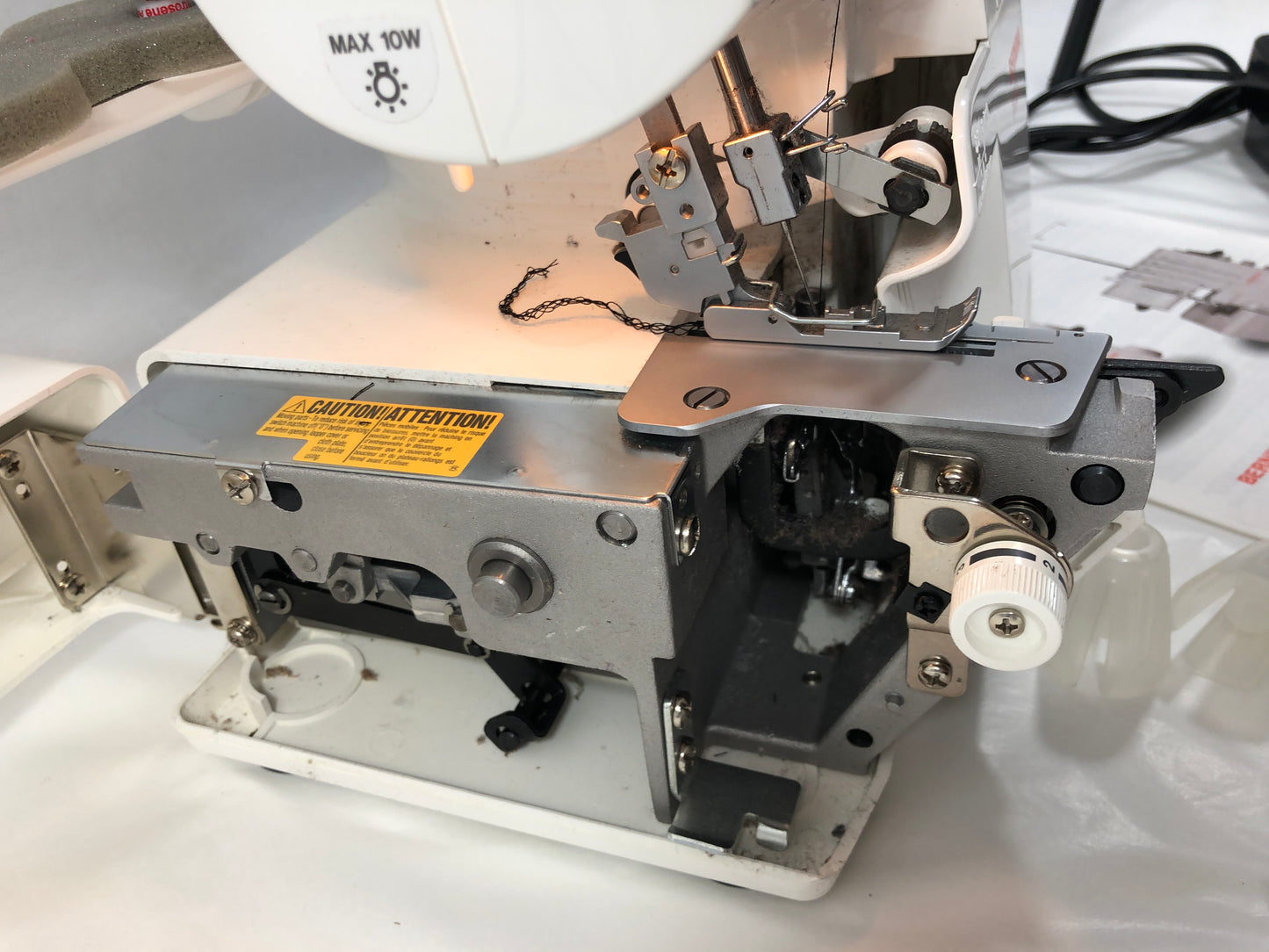 
                  
                    Bernina Overlocker 800DL (19283)
                  
                