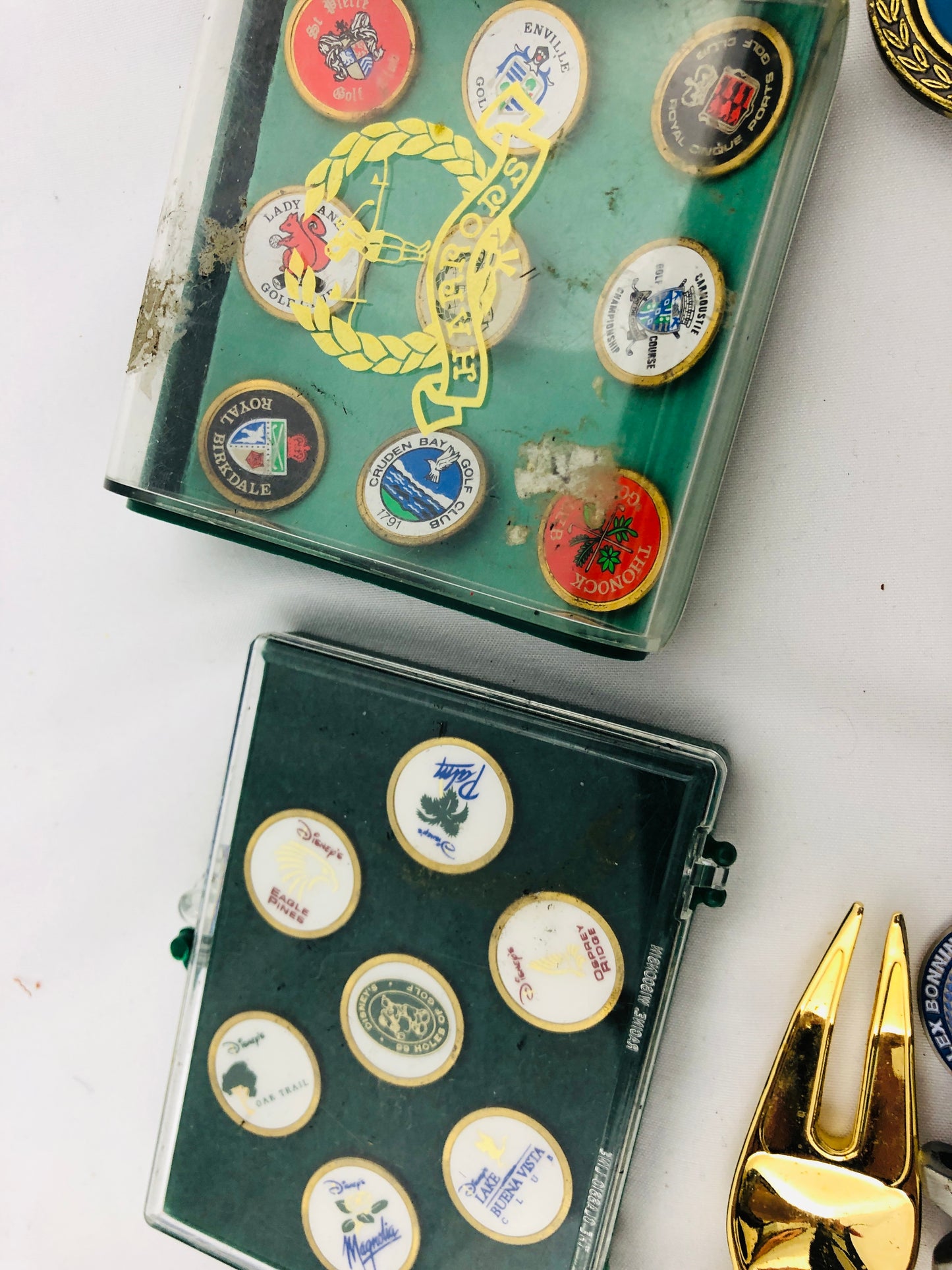 
                  
                    Box of Collectable Golfing Paraphernalia (20903)
                  
                