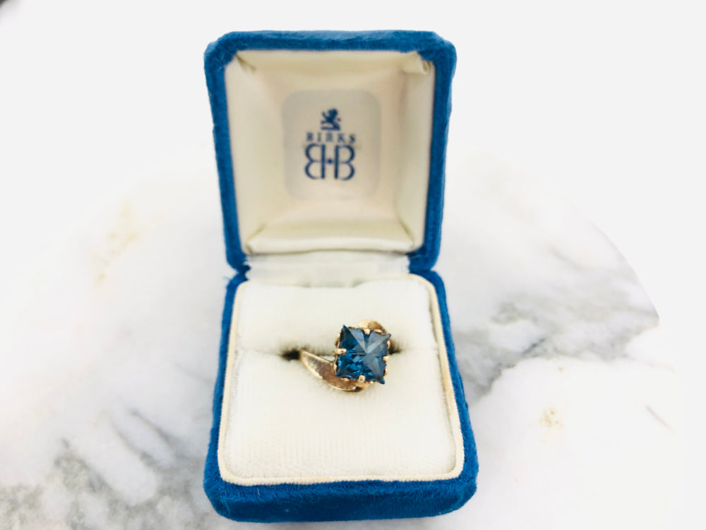 10K Gold Ladies Ring with Stunning Blue Gemstone (21591)