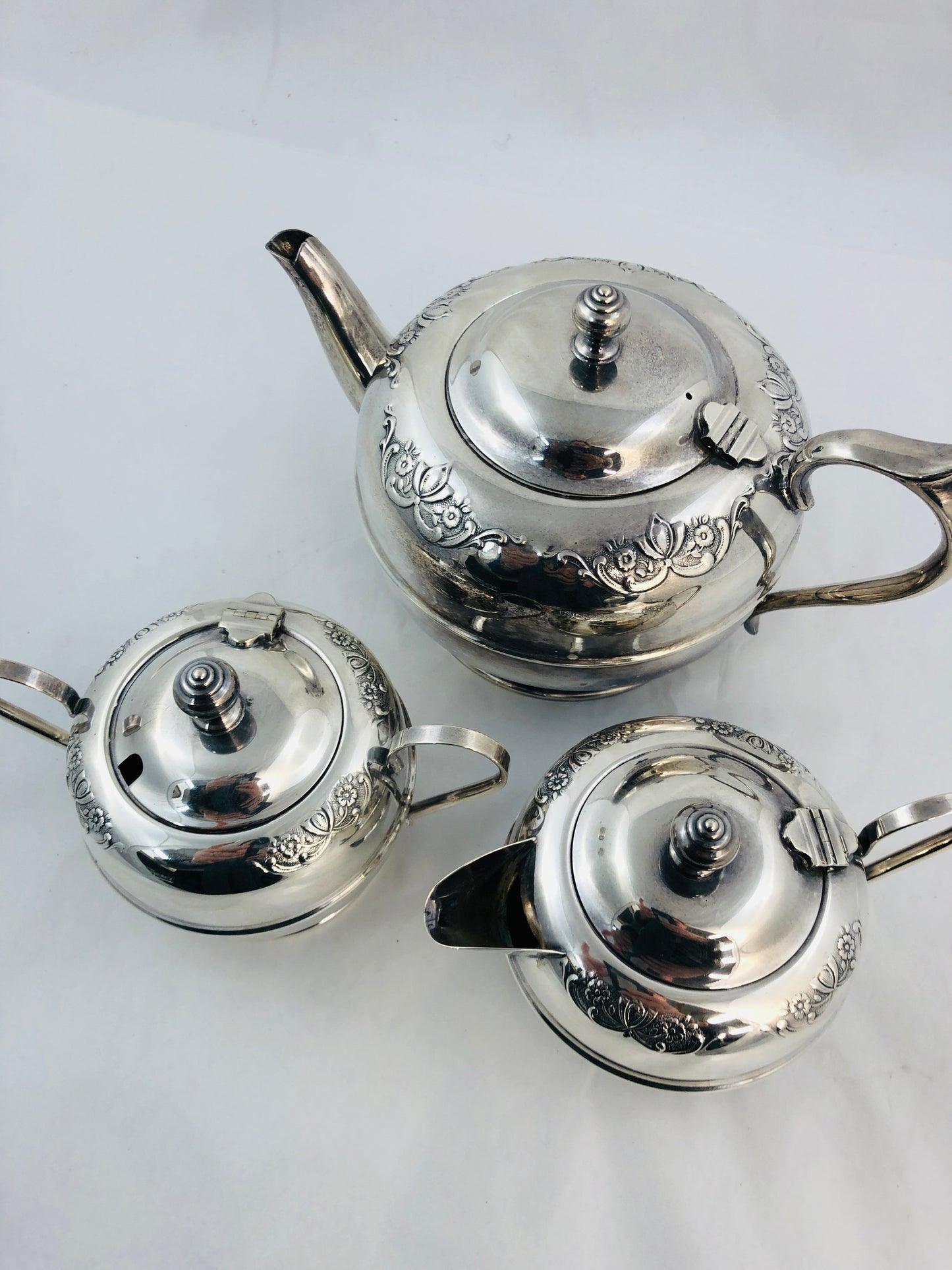 
                  
                    Deakin - Silver Plate Tea Set (21368)
                  
                