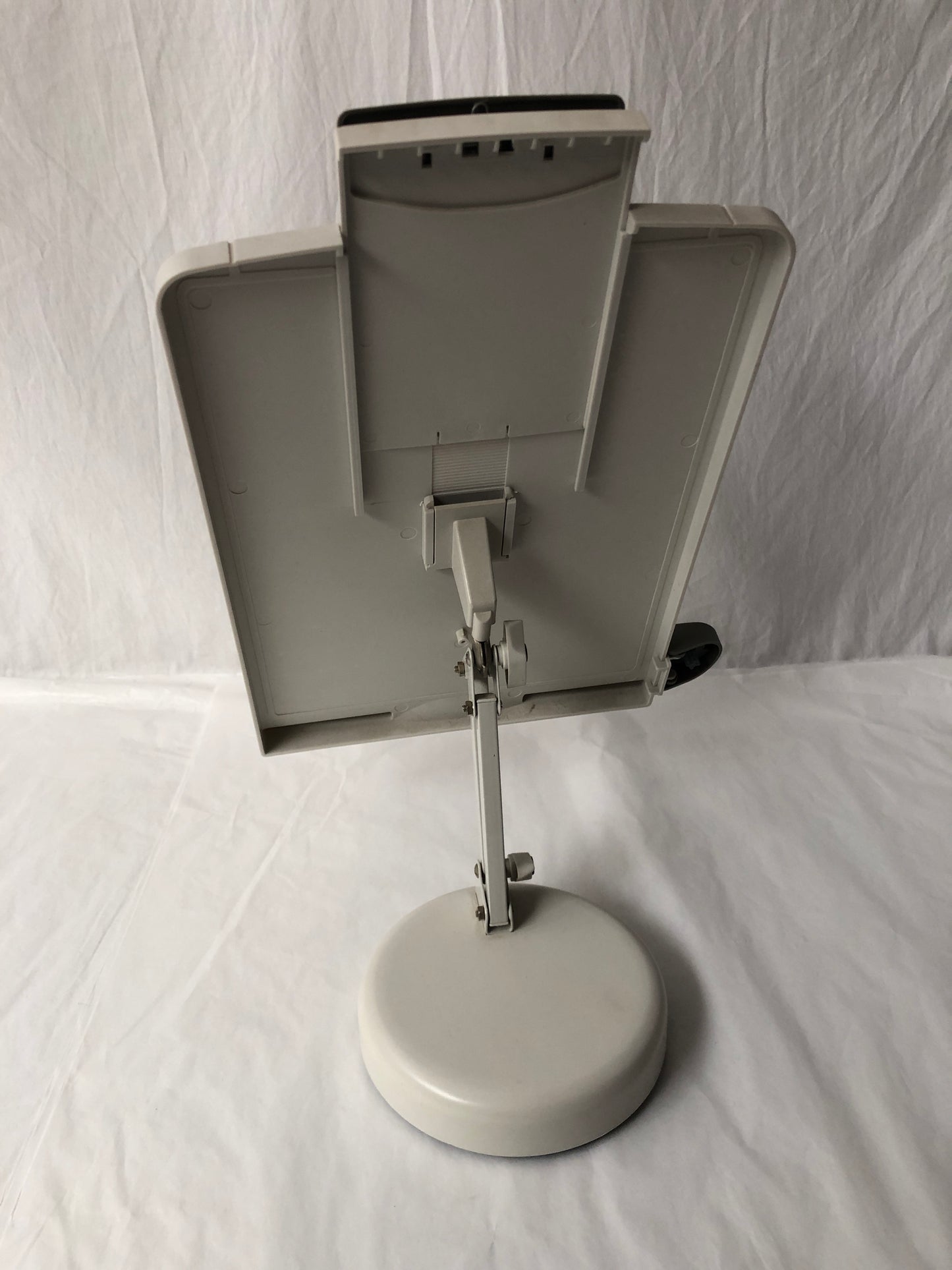 
                  
                    A4 Desktop Copyholder (21431)
                  
                