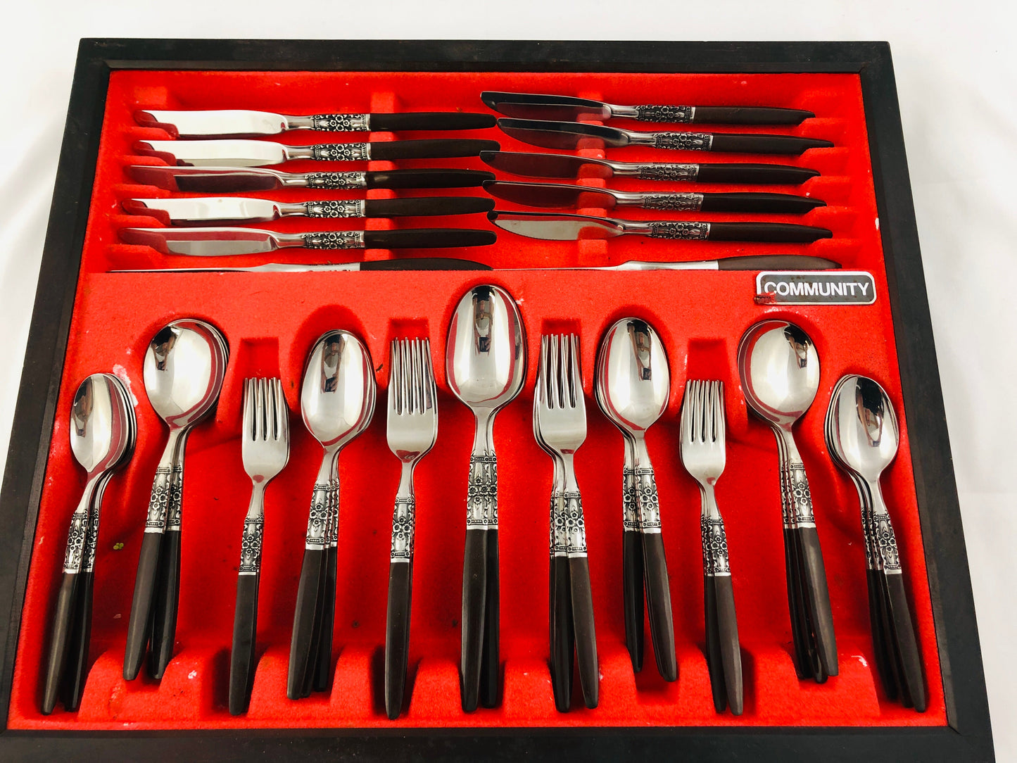 
                  
                    Vintage Oneida Northland Napa Valley Floral Stainless Flatware (20603)
                  
                