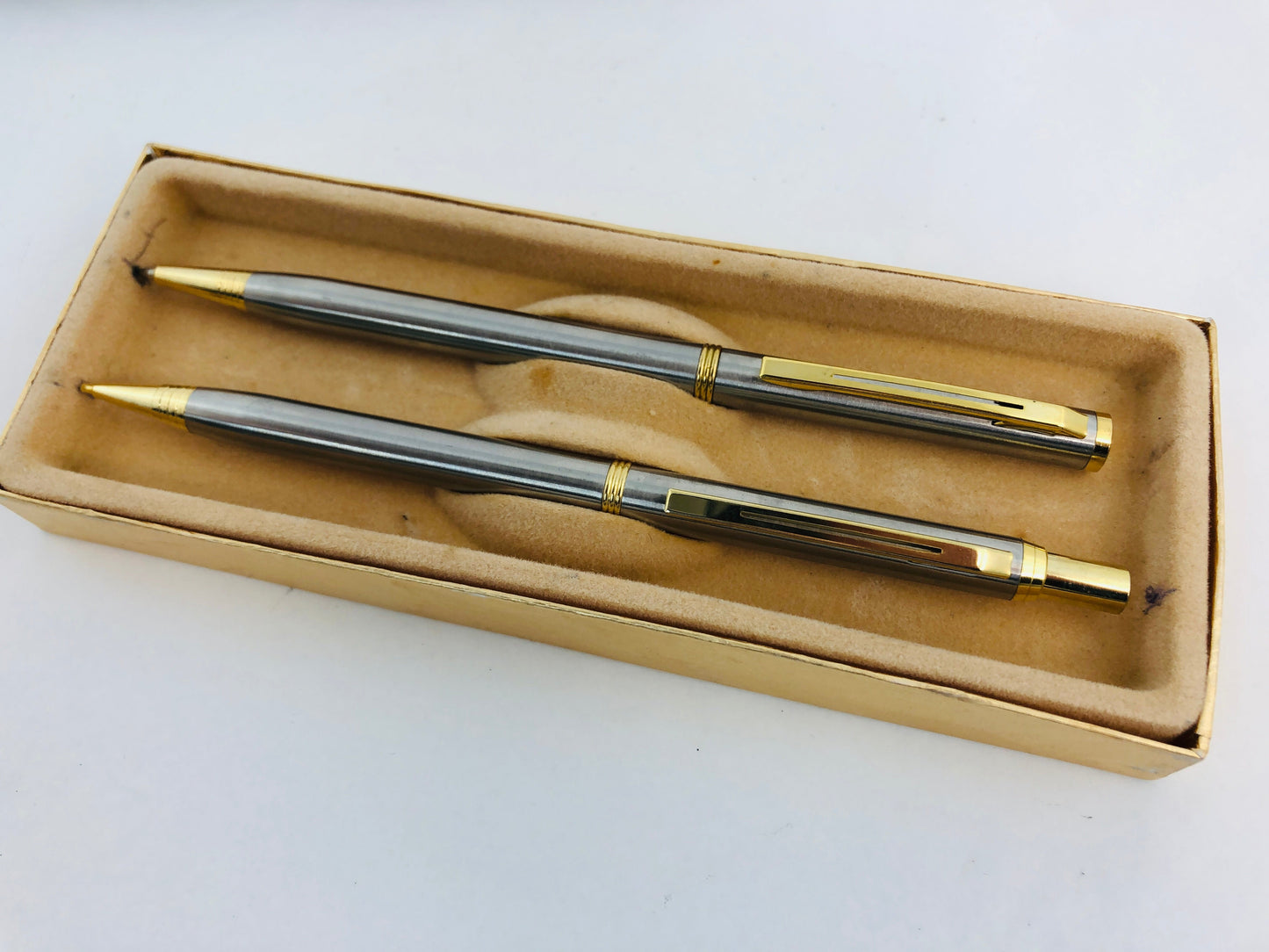 
                  
                    Vintage Pen and Pencil - Matching Set (21292)
                  
                