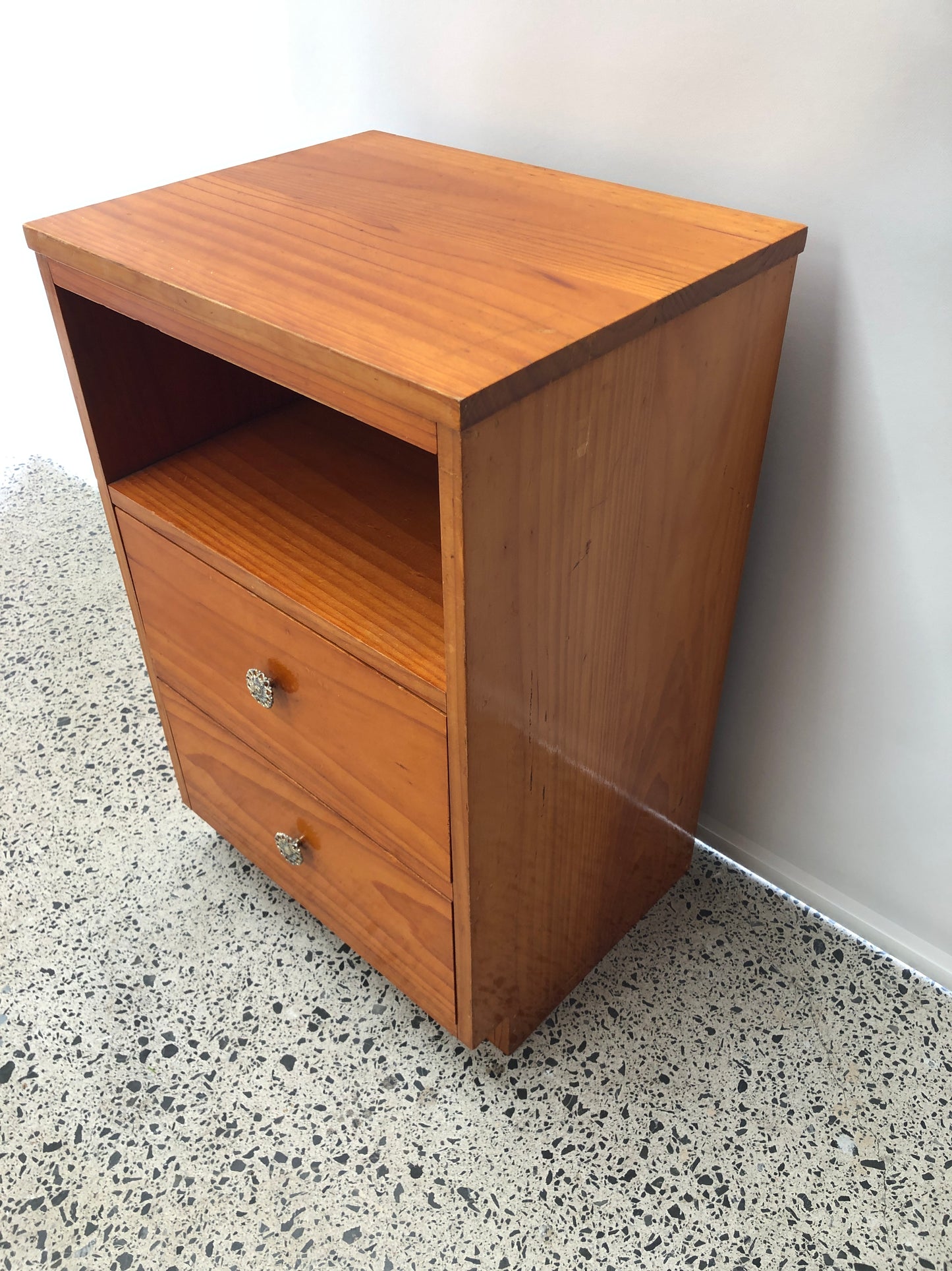 
                  
                    Solid Wood Unit/Bedside (20293)
                  
                