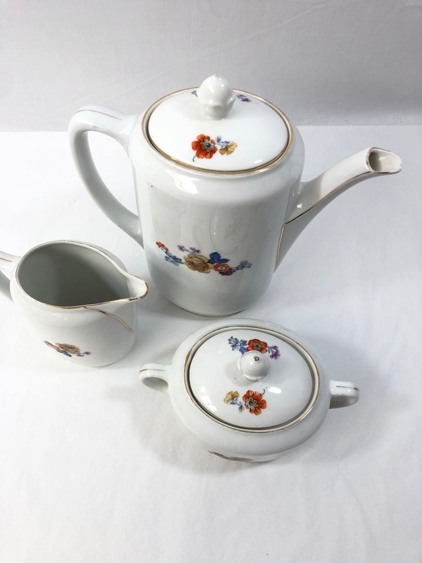 
                  
                    DW Bavaria TeaPot, Milk Jug and Sugar bowl (19119)
                  
                