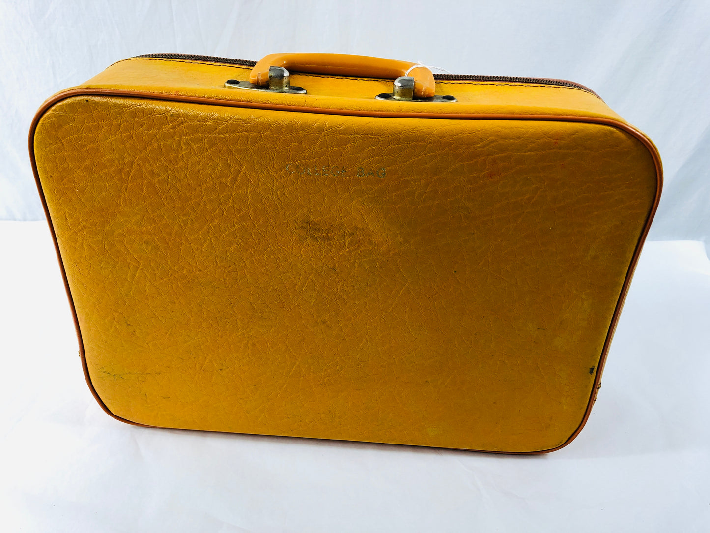 
                  
                    Small Vintage College Bag/Suitcase - Zip up (21527)
                  
                
