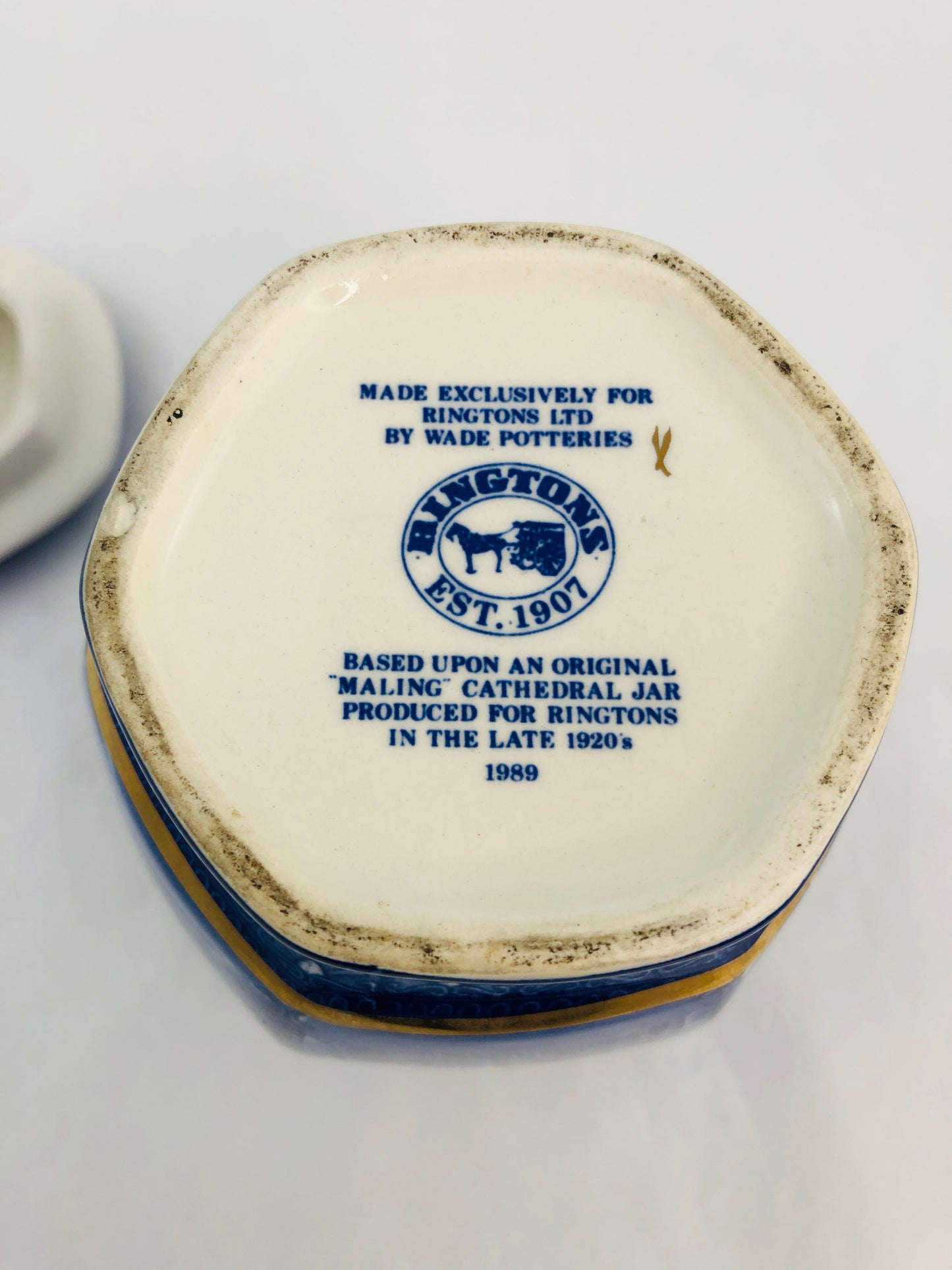 
                  
                    Bington's Wade Cathedral Jar (21341)
                  
                