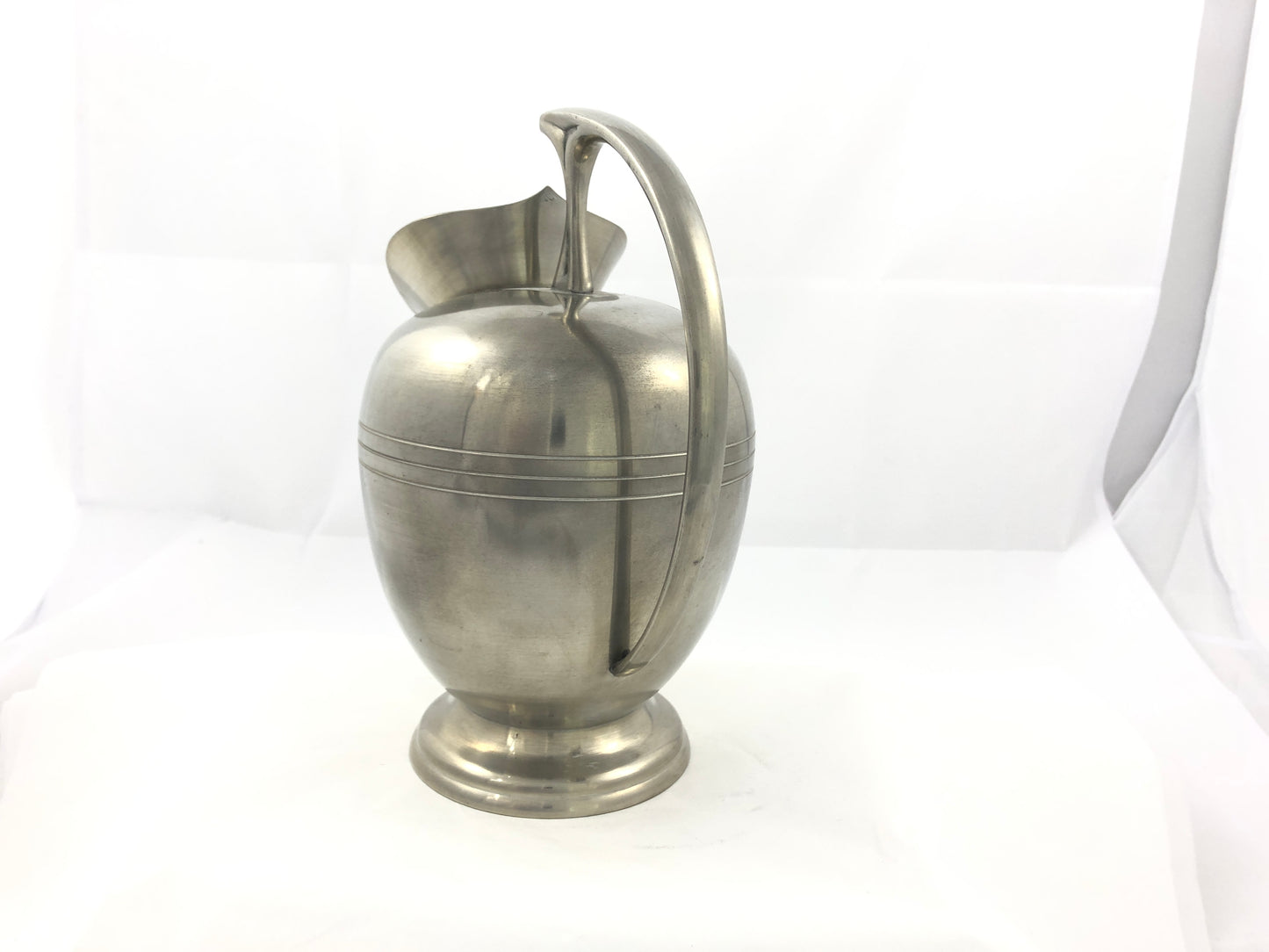 
                  
                    Royal SELANGOR Pewter Jug (18515)
                  
                