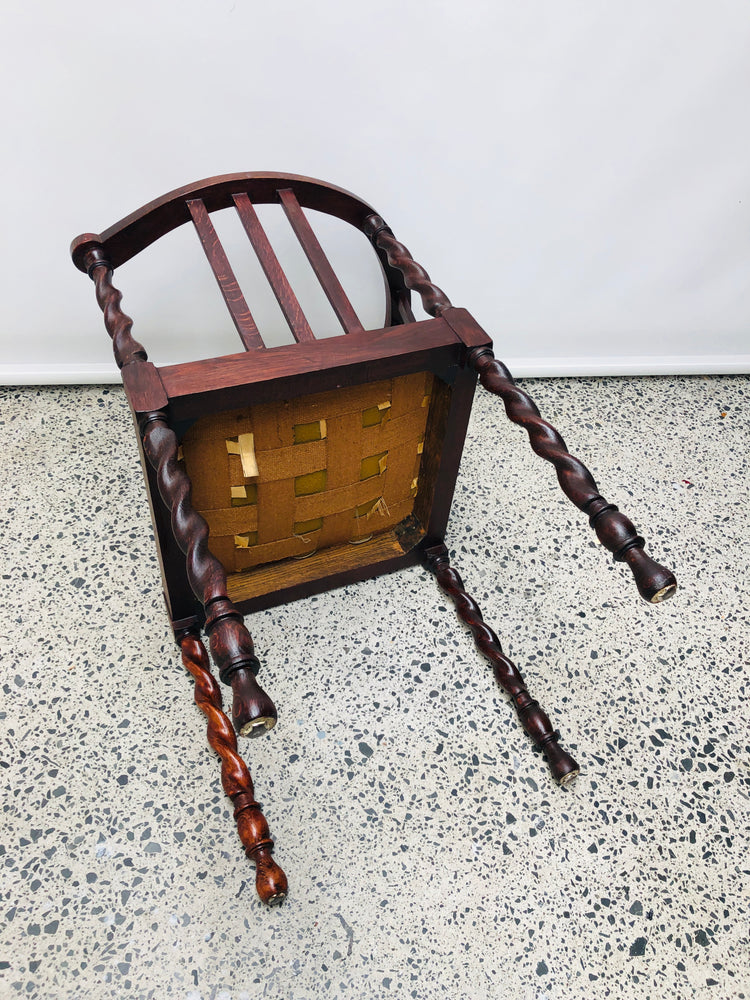 
                  
                    Antique Corner Chair with Bailey Twist Legs (21765)
                  
                