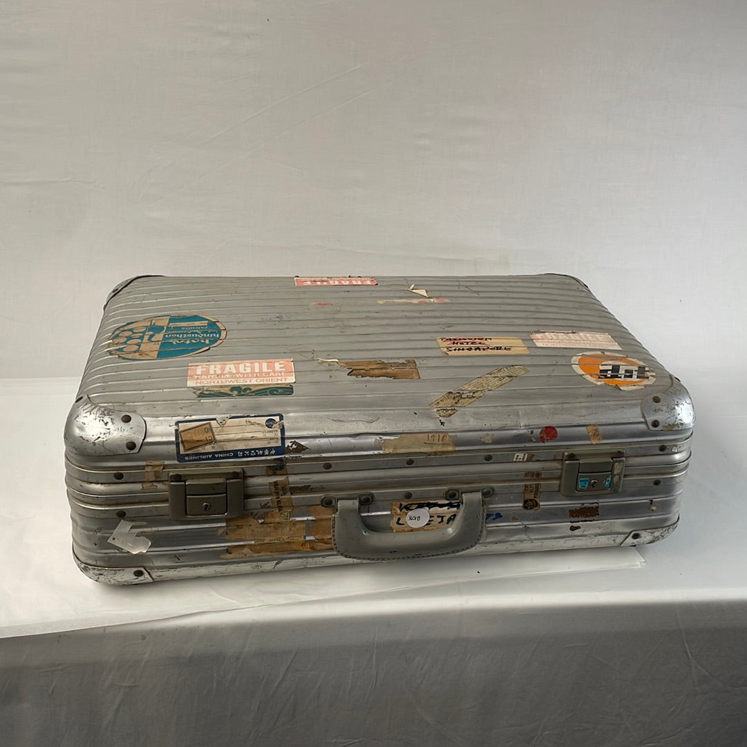 
                  
                    Aluminium Suitcase with Keys (16518)
                  
                