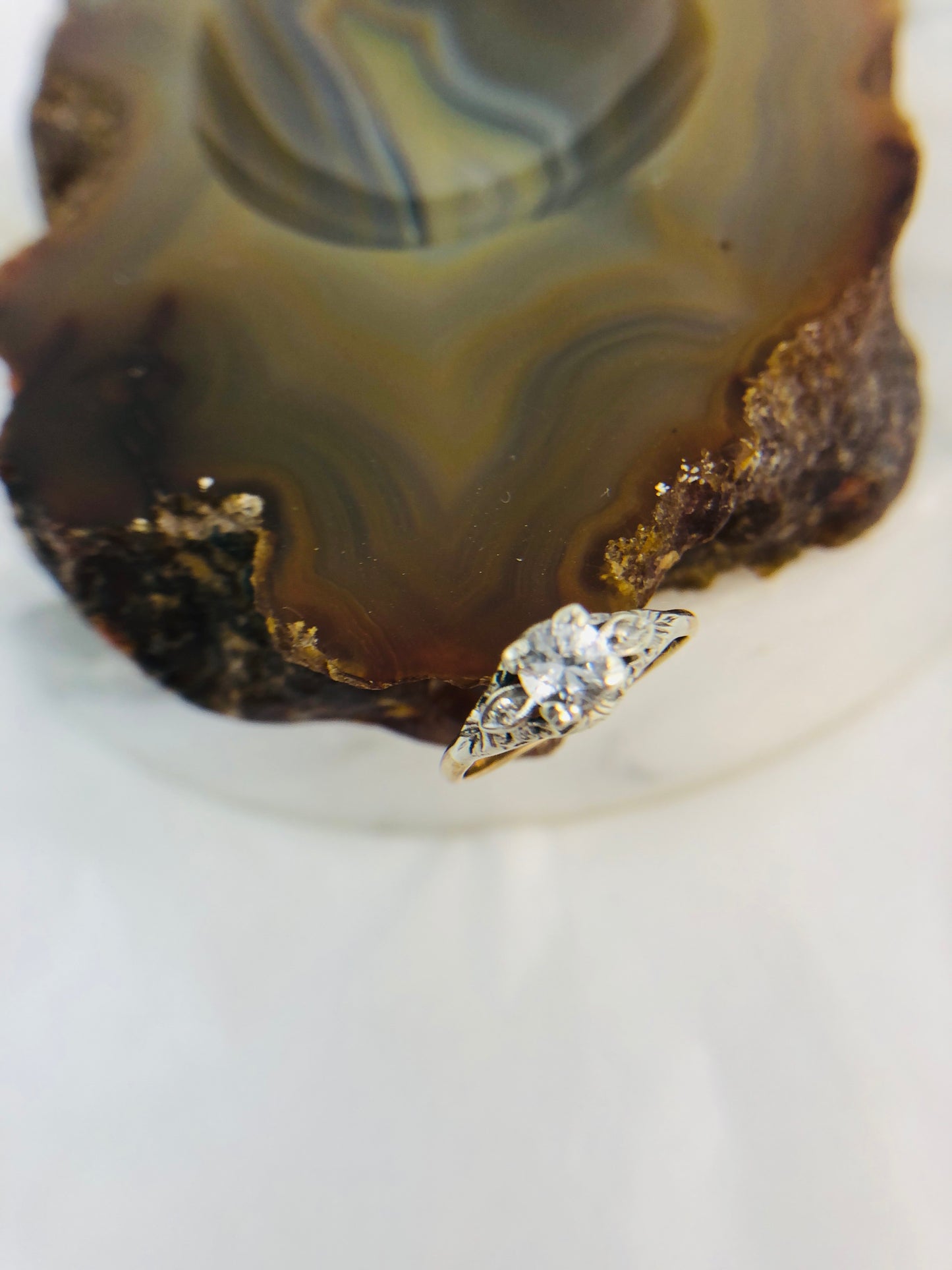 
                  
                    9ct Gold & White Gold Ring (21593)
                  
                