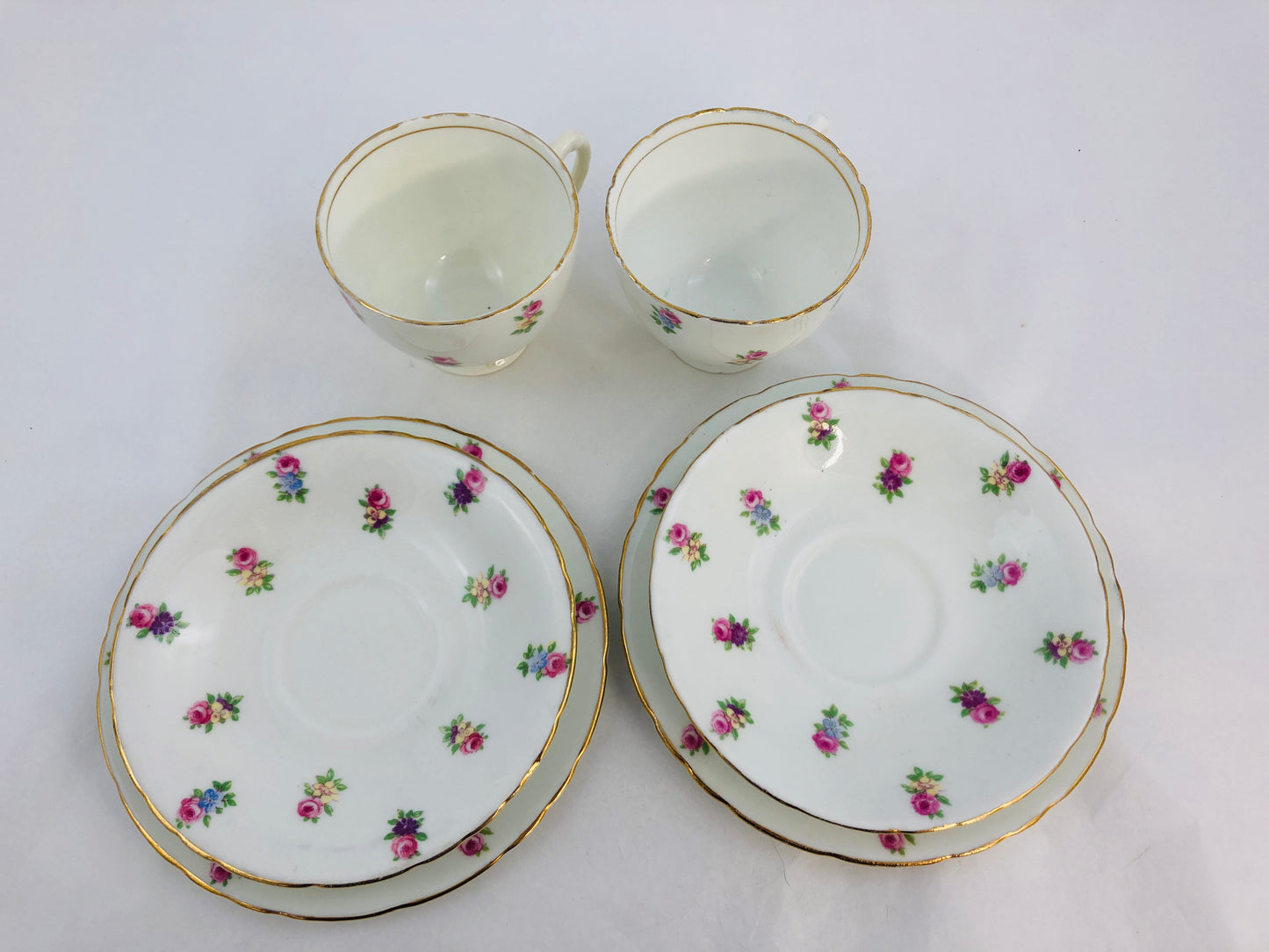
                  
                    Sutherland Bone China Trio x 2 (21755)
                  
                