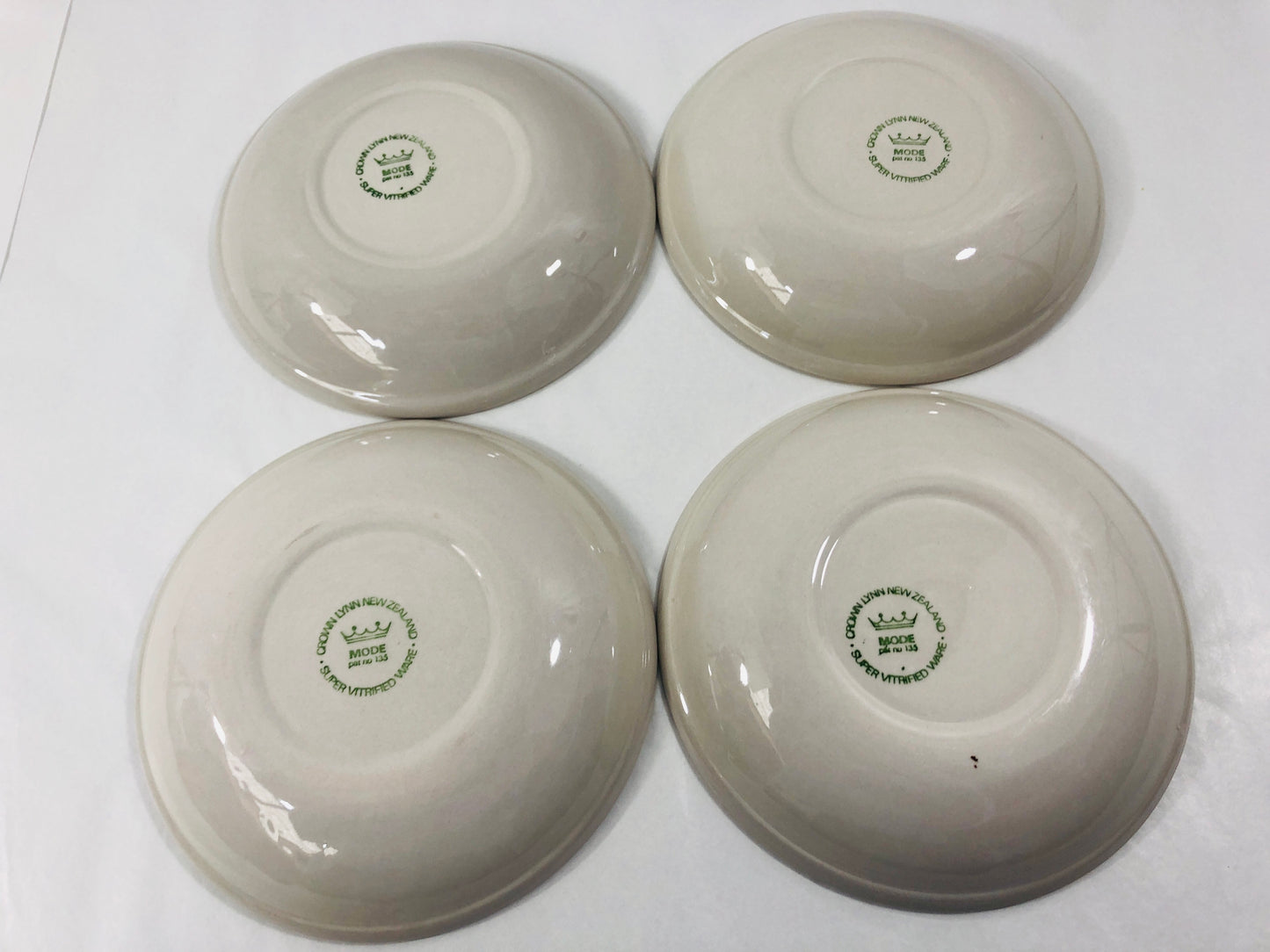 
                  
                    Crown Lynn - Mode 135 Soup Bowls x 4 (20587)
                  
                