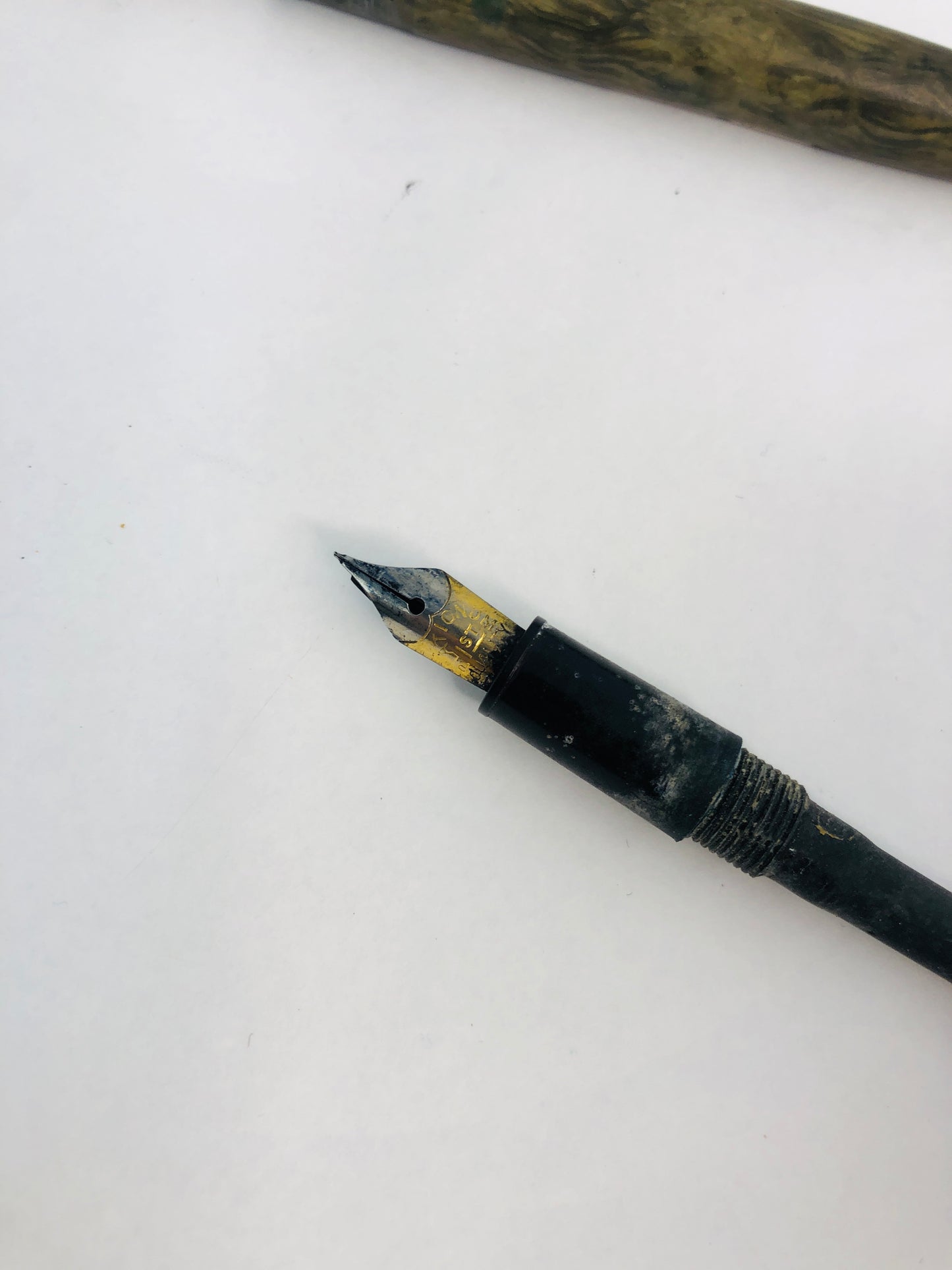 
                  
                    Vintage Platignum Fountain Pen (21294)
                  
                