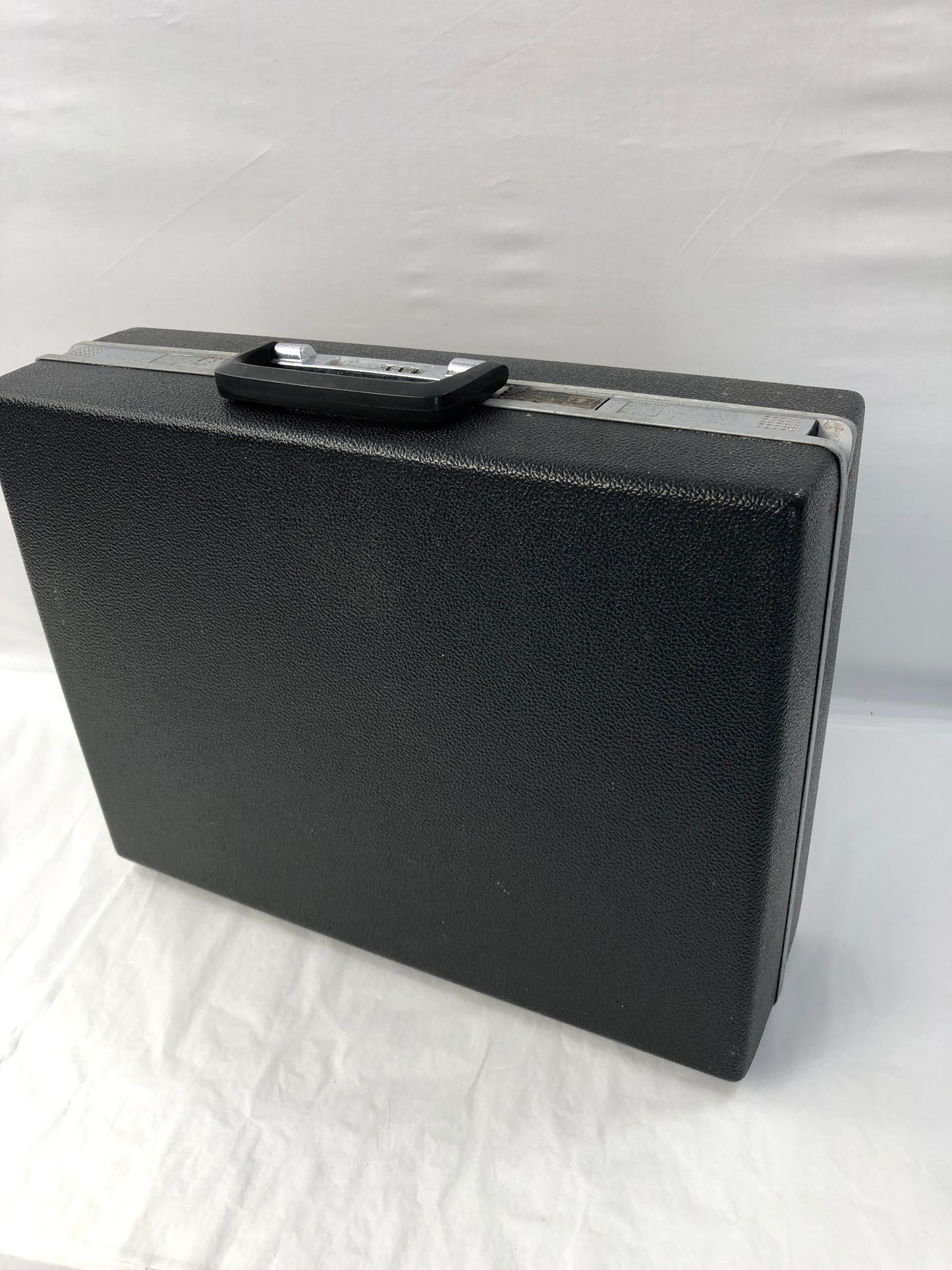 
                  
                    Samsonite Briefcase - Hard Case (20132)
                  
                