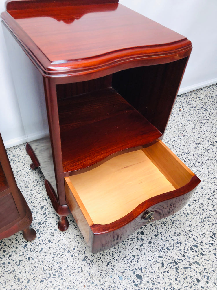 
                  
                    Queen Anne Style Mahogany Bedsides x 2 (21767)
                  
                