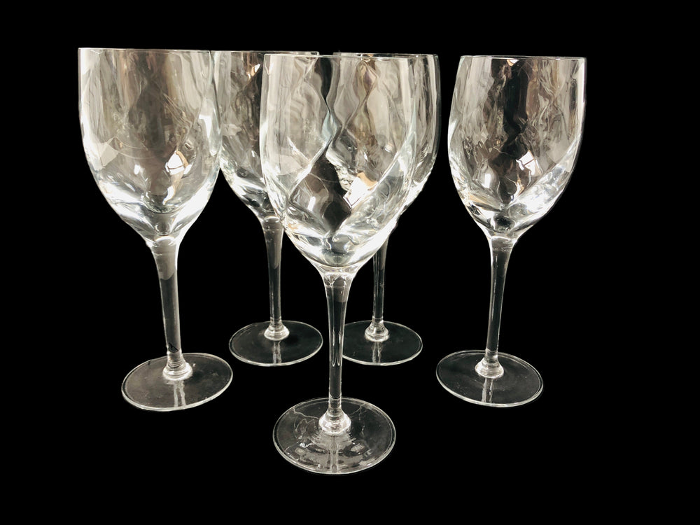 Beautiful Glass Wine Glasses x 5 (21571)