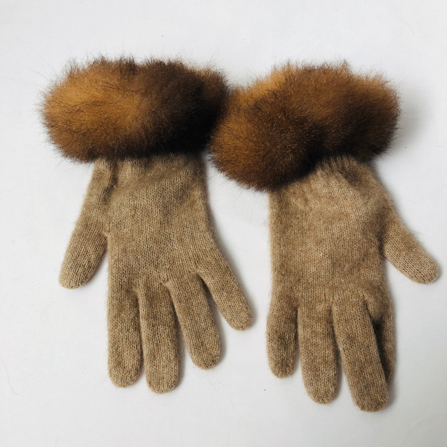 
                  
                    Wool Gloves with Fur Trim (16659)
                  
                
