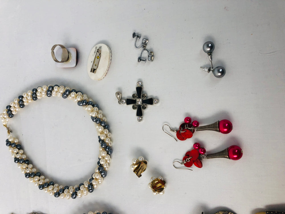 
                  
                    Bulk Lot- of Jewellery  (15051)
                  
                