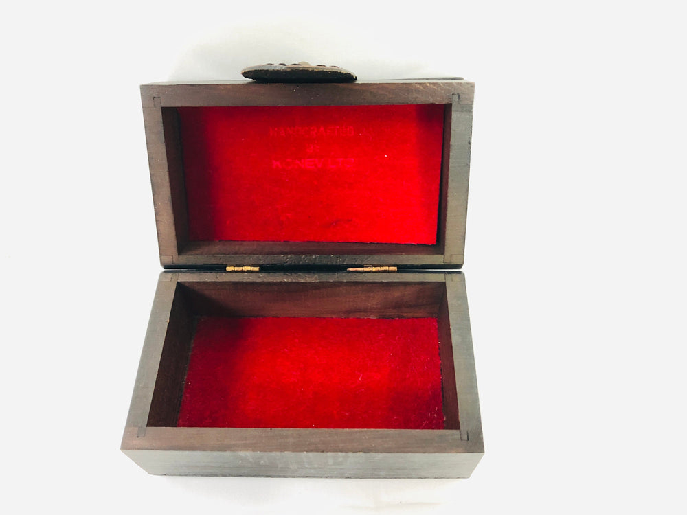 
                  
                    Vintage Konev Jewellery Box (15063)
                  
                