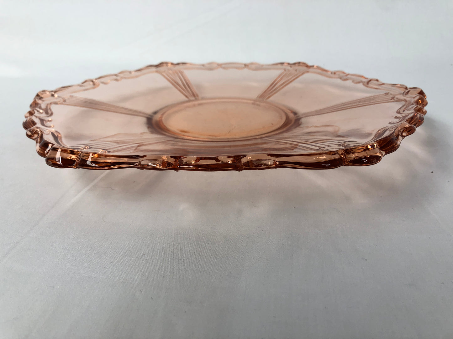 
                  
                    Vintage / Retro Pink Depression Glass Plate (15172)
                  
                